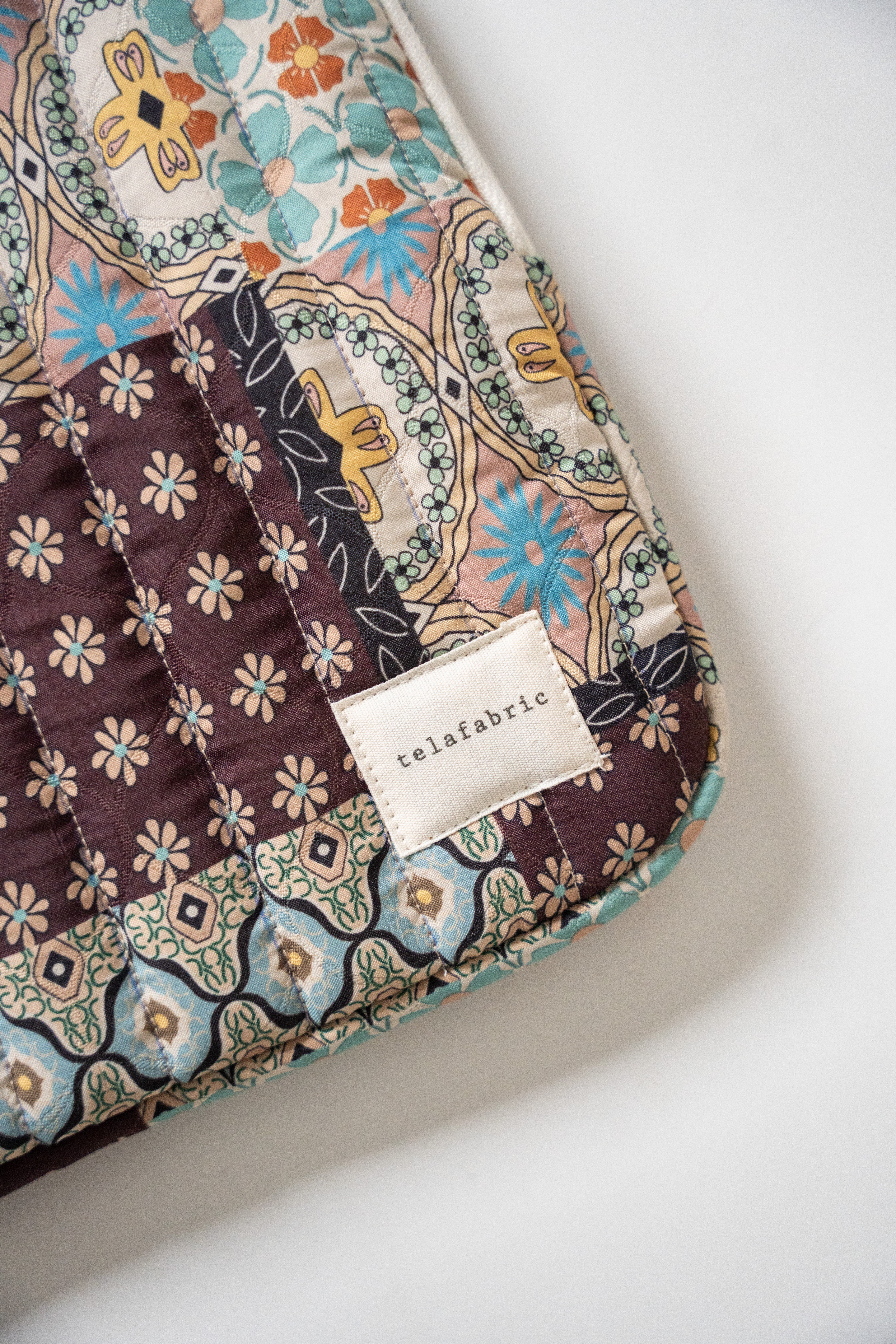 PATCHWORK DESENLİ TABLET ÇANTASI