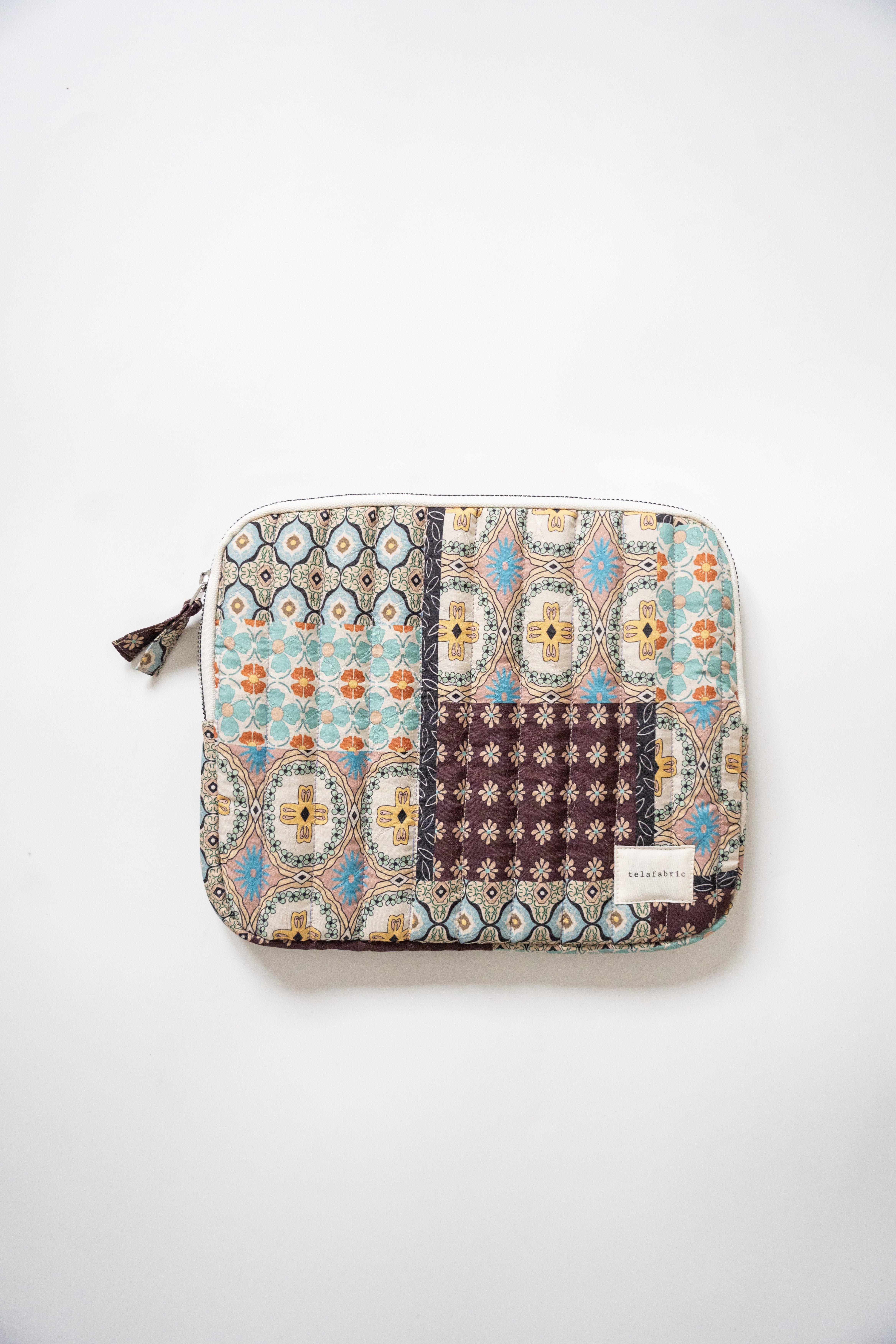 PATCHWORK DESENLİ TABLET ÇANTASI