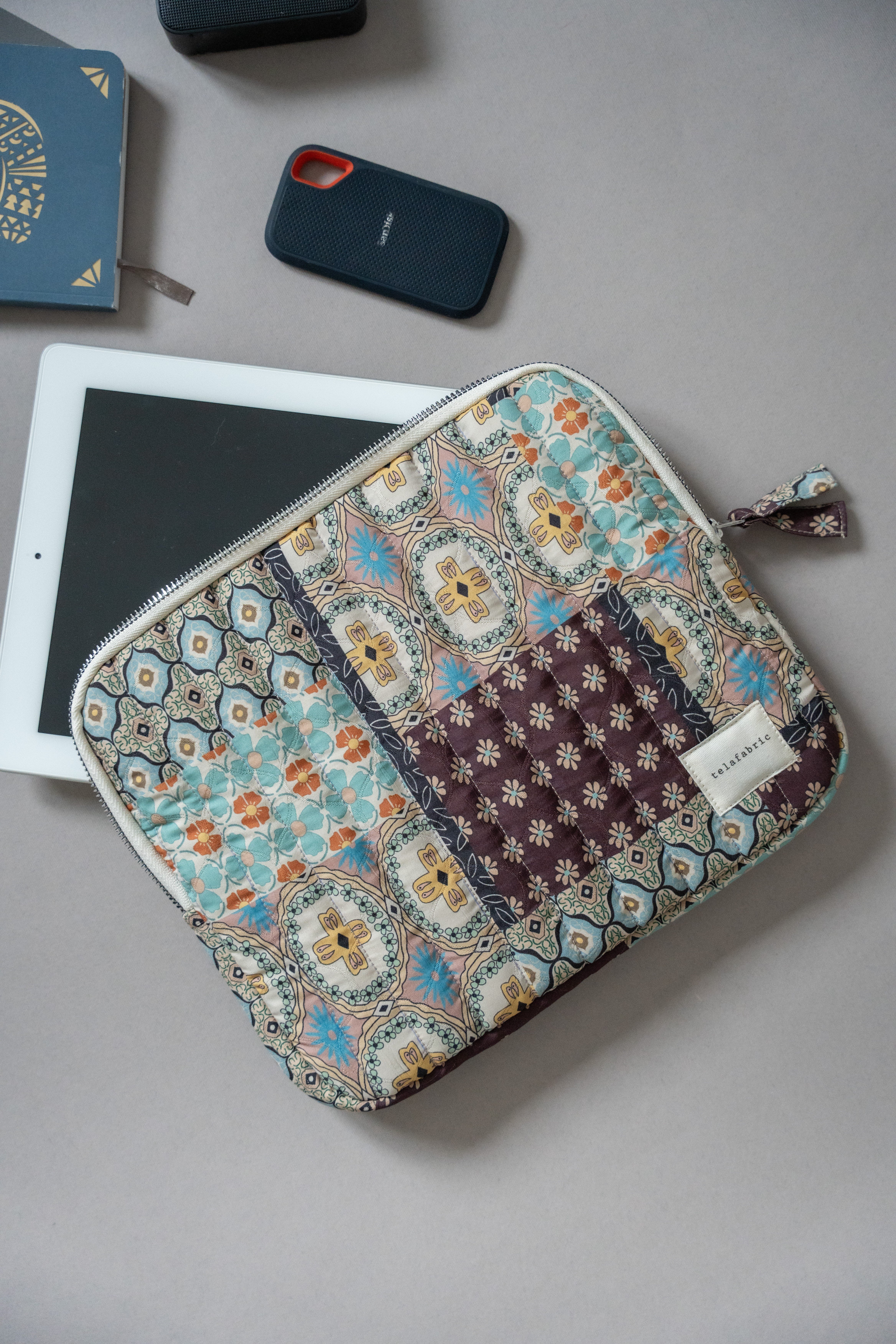 PATCHWORK DESENLİ TABLET ÇANTASI