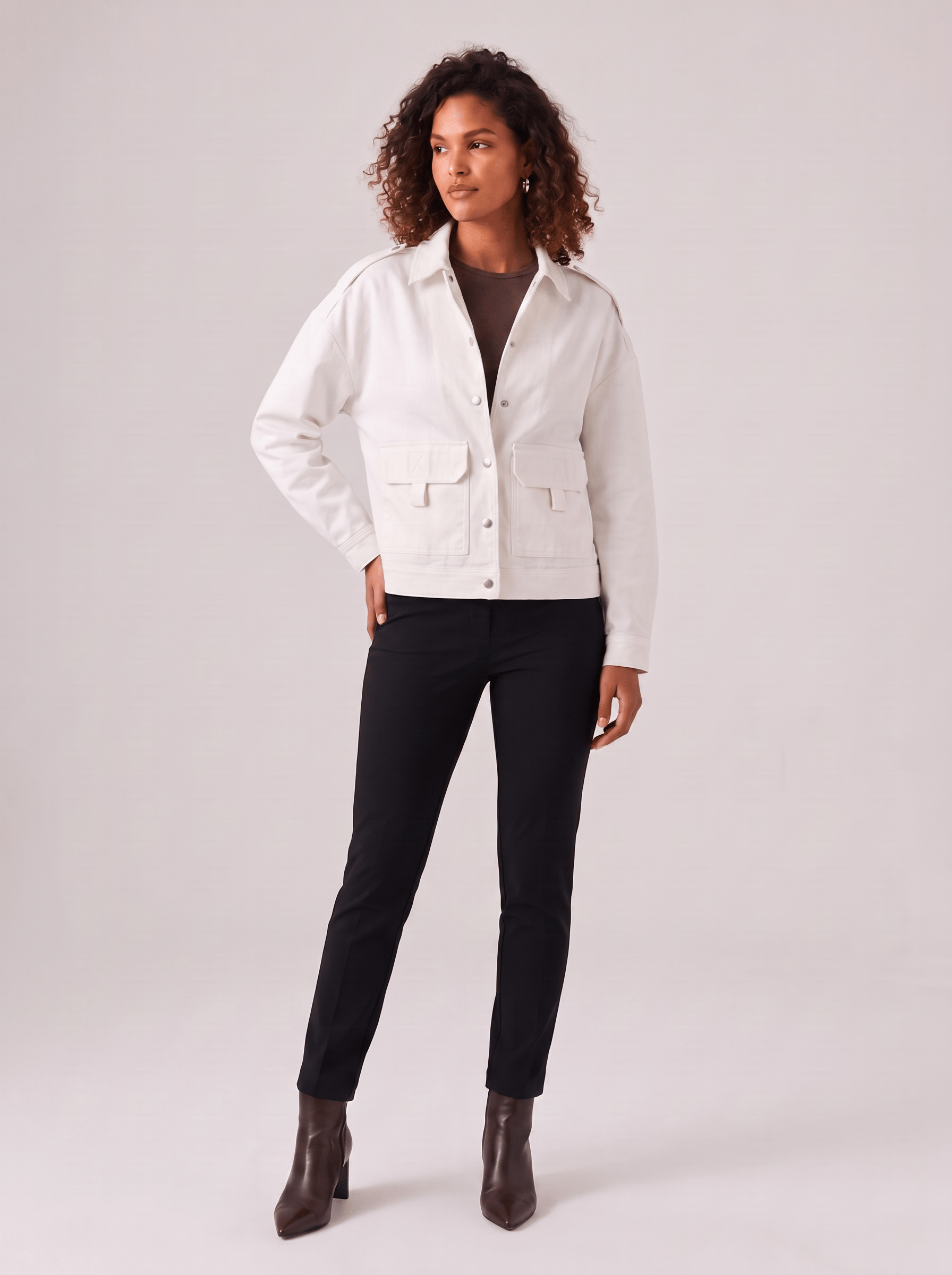 Bold & Young Kadın Beyaz Çıtçıtlı Zarf Cepli Pamuklu Kumaş Ceket