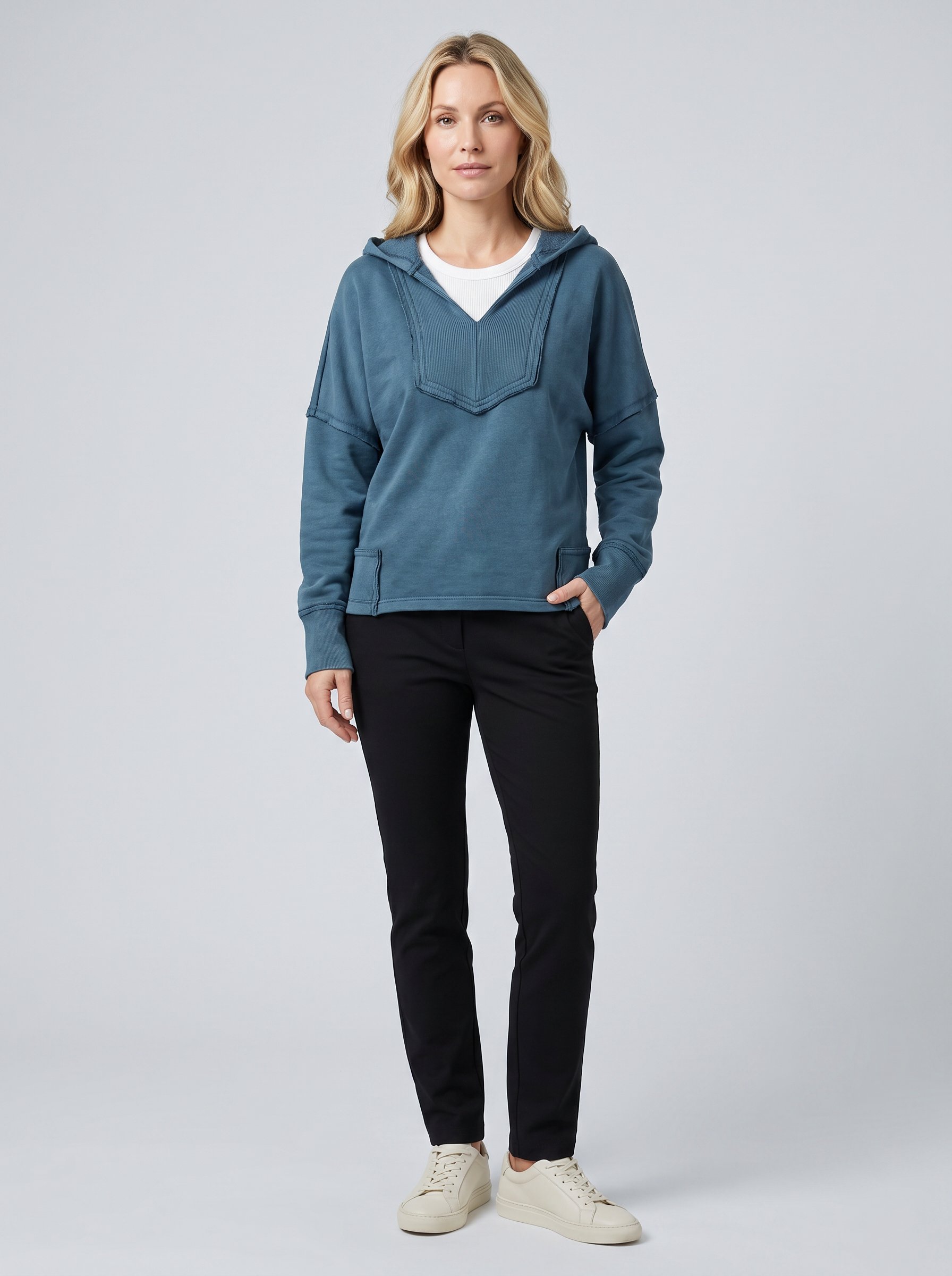 Bold & Young Kadın Petrol Mavisi V Yaka Dikiş Detaylı Parça Boya Yıkama Efektli %100 Pamuk Kapüşonlu Sweatshirt