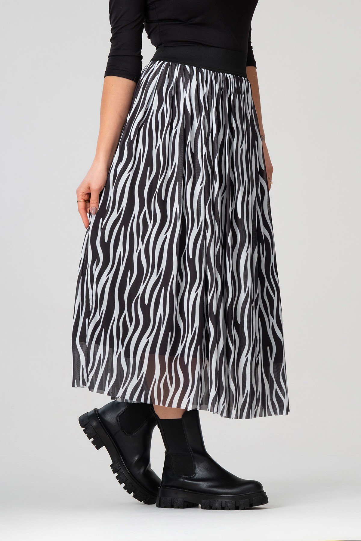 Bold & Young Kadın Siyah Beyaz Zebra Baskılı Astarlı Beli Lastikli Tül Etek