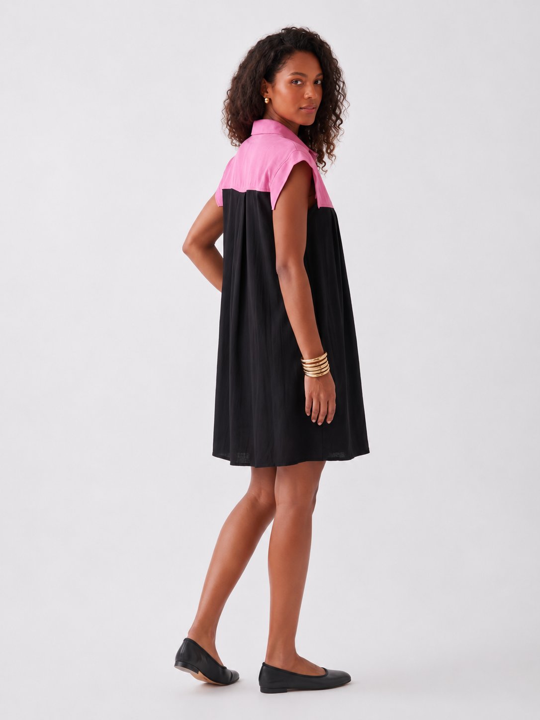 Bold & Young Kadın Siyah Pembe Garnili Gömlek Yaka Düğmeli Elbise