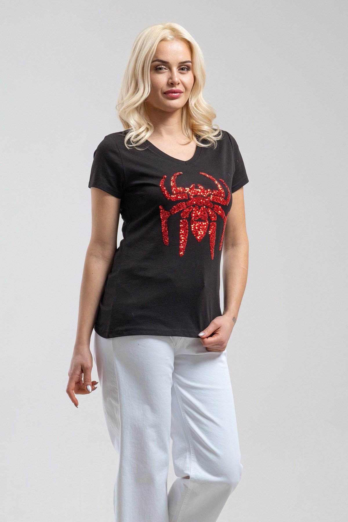 Bold & Young Kadın Siyah Pul Payet İşlemeli Örümcek Desenli Kısa Kollu V Yaka T-Shirt