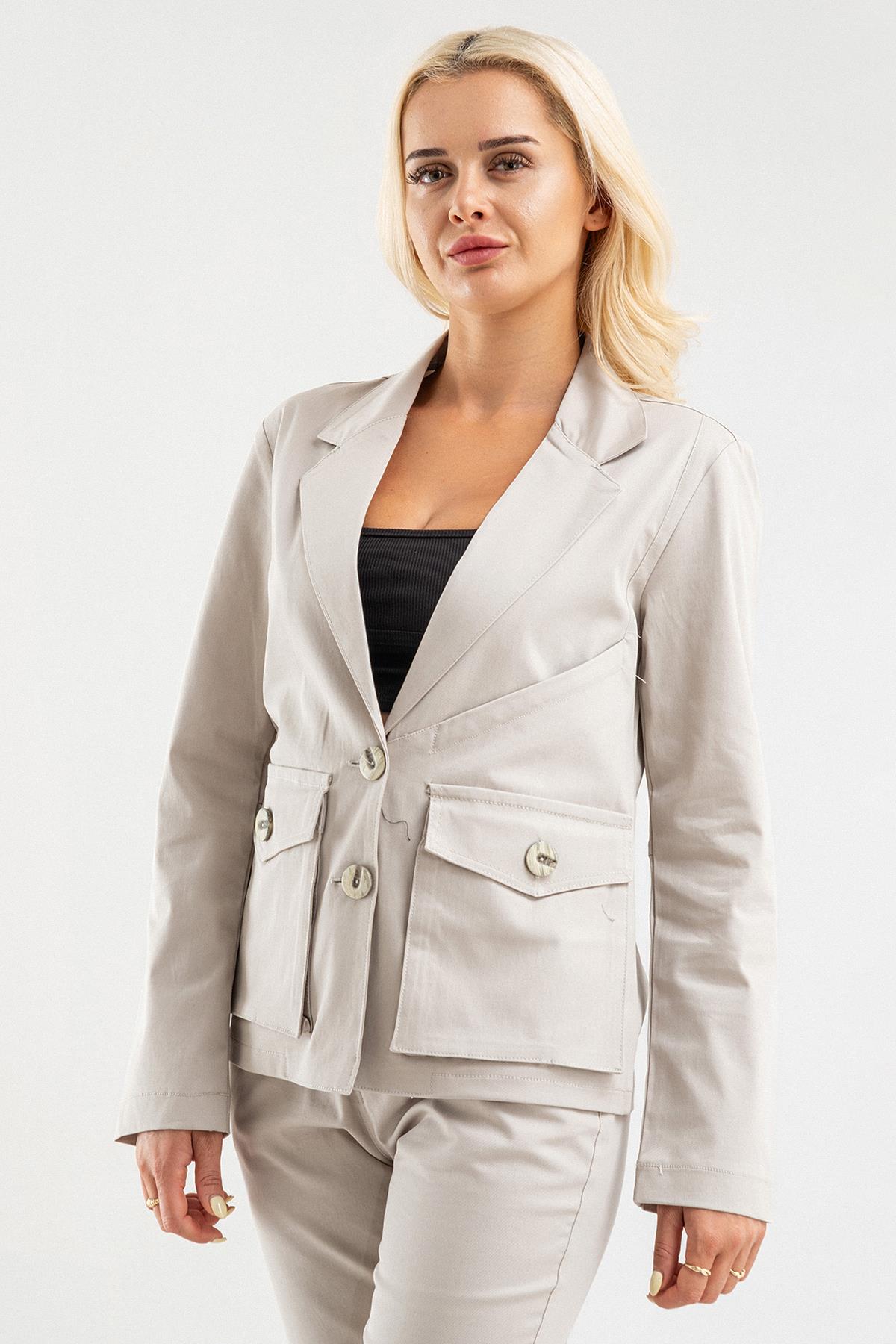 Kadın Üç Cepli Likralı Pamuklu Astarsız Blazer Ceket