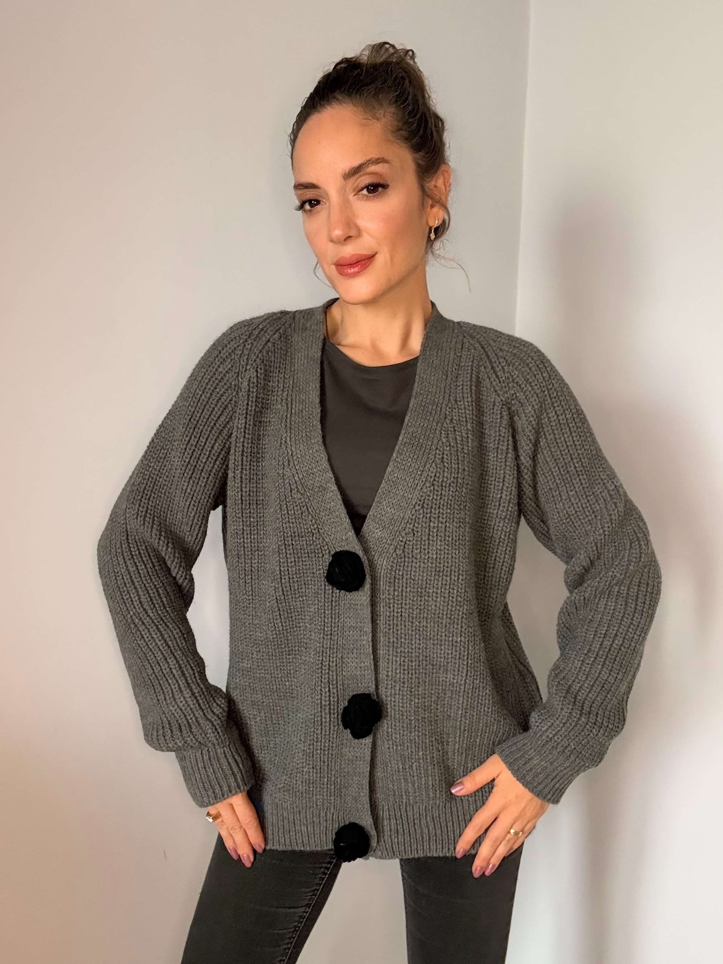 Antrasit Gül Motif Detaylı Triko Hırka