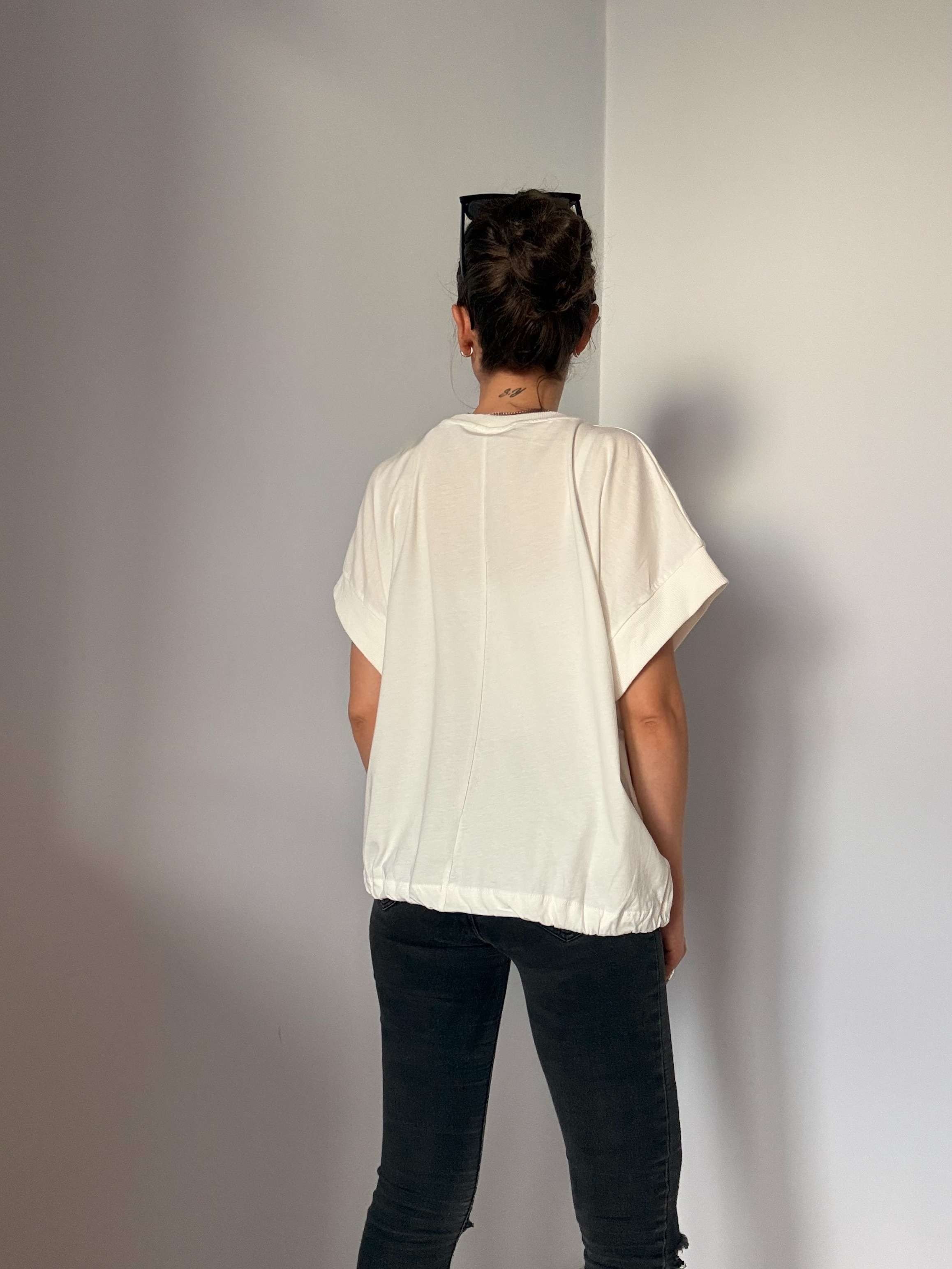 Beyaz Paint Girl Baskılı Alttan Büzmeli Tişört