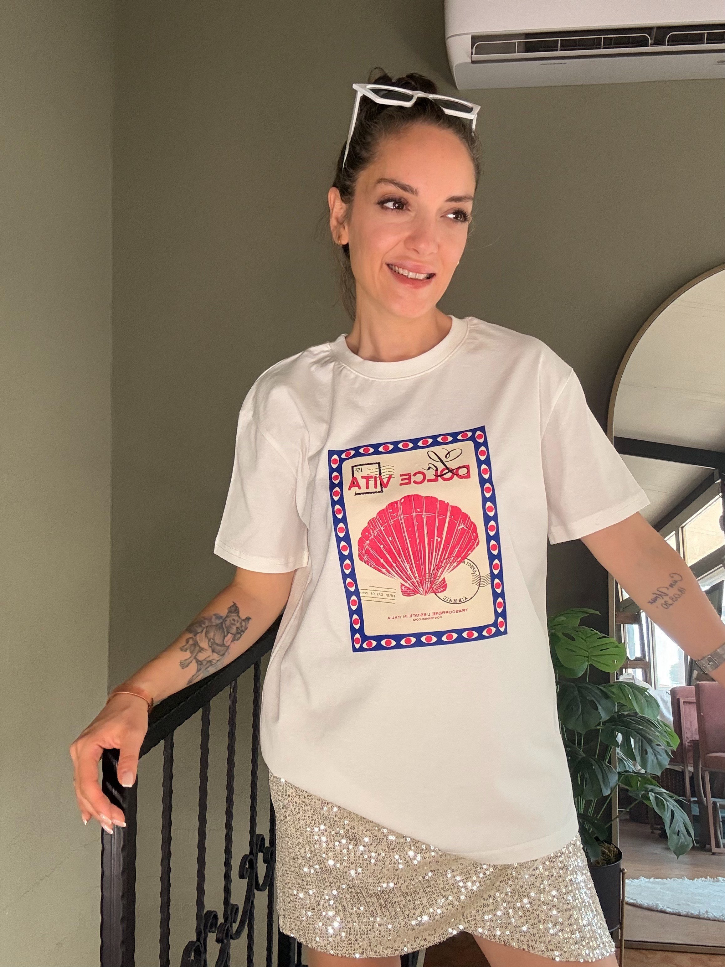 Ekru Dolce Vita Baskılı Tişört
