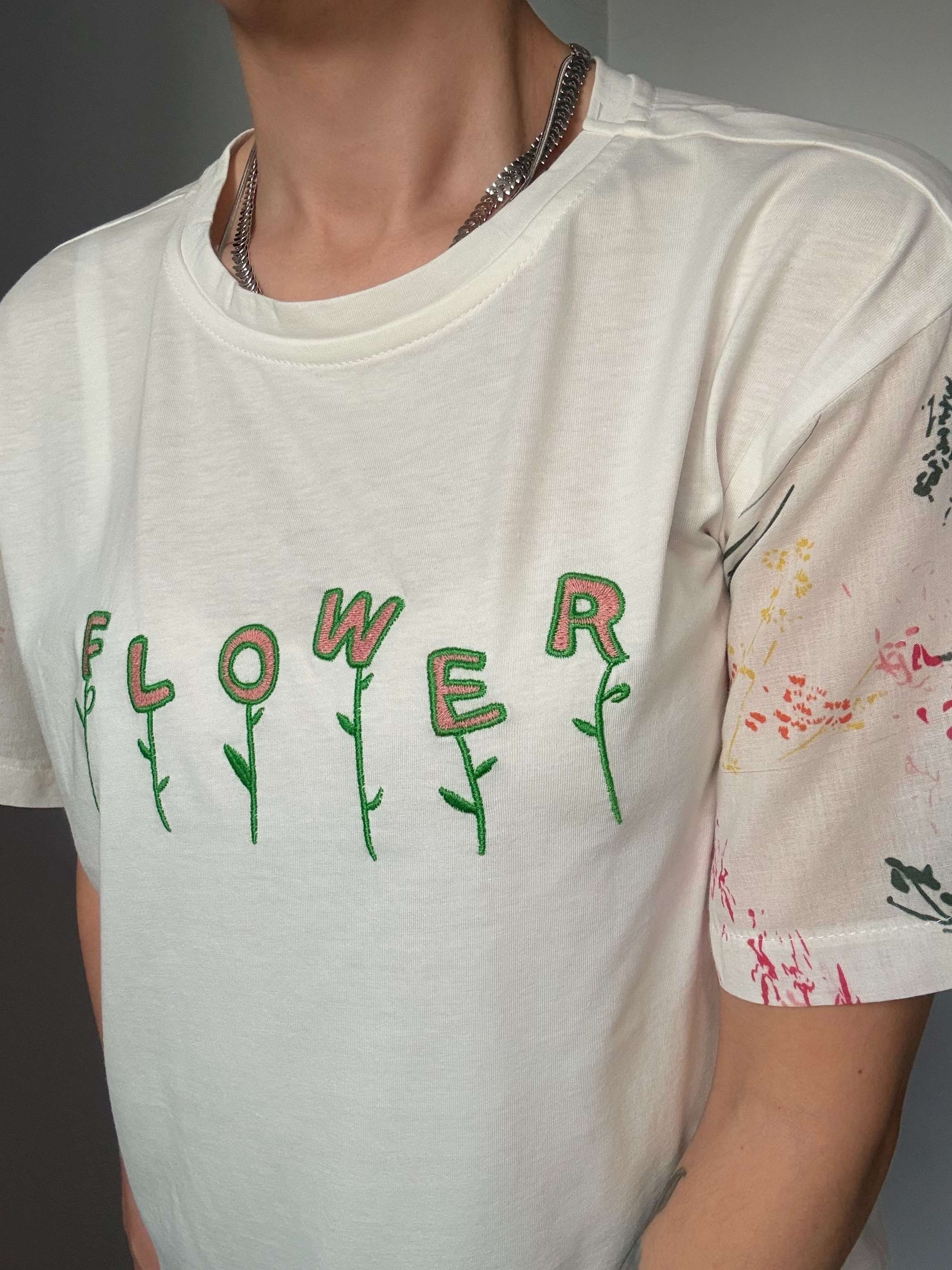 Ekru Flower Baskılı Tişört