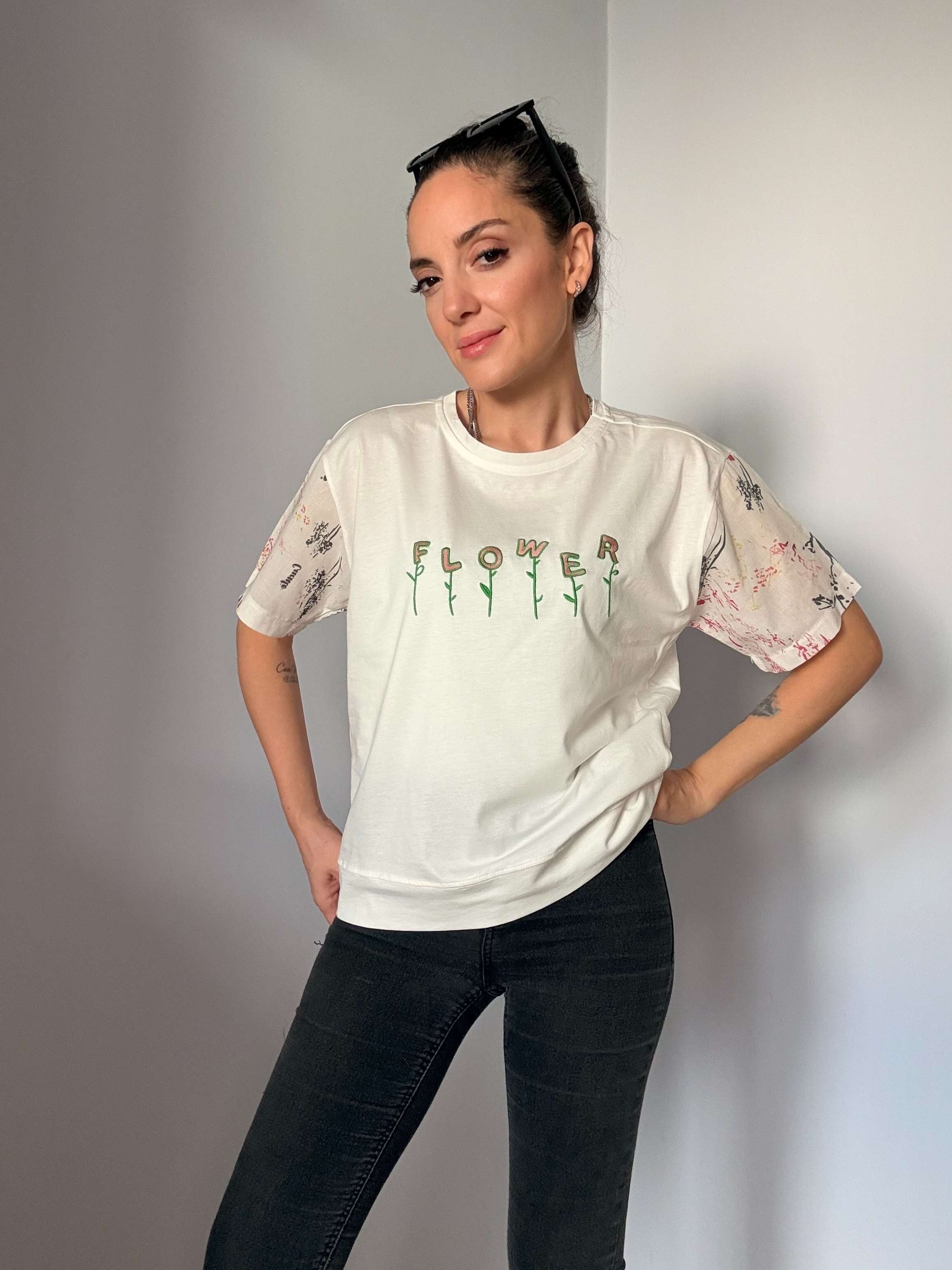 Ekru Flower Baskılı Tişört