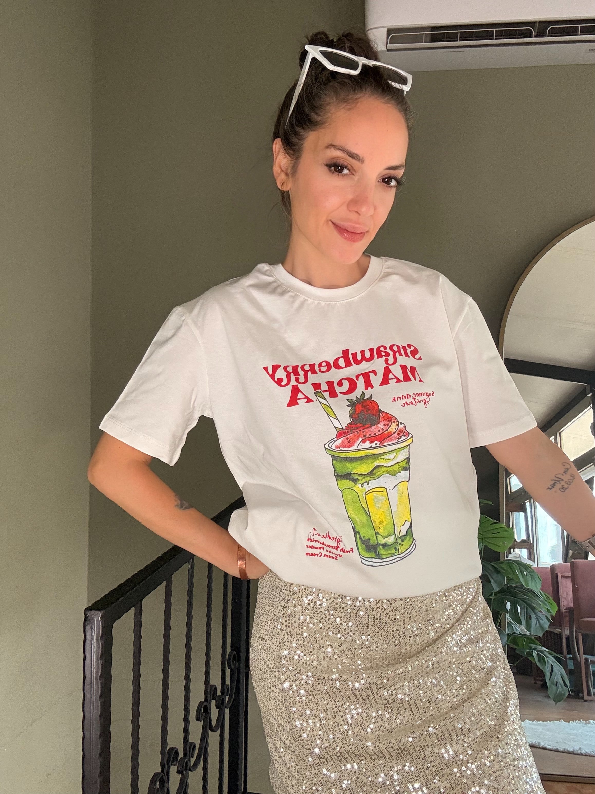 Ekru Strawberry Matcha Baskılı Tişört