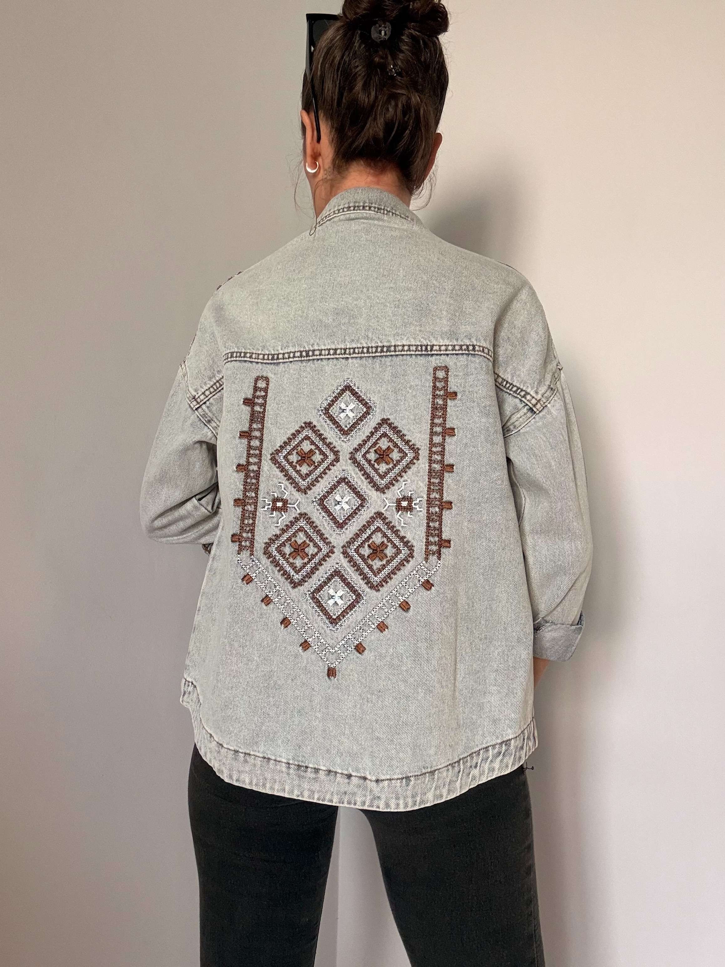 Etnik Nakış Detaylı Denim Ceket