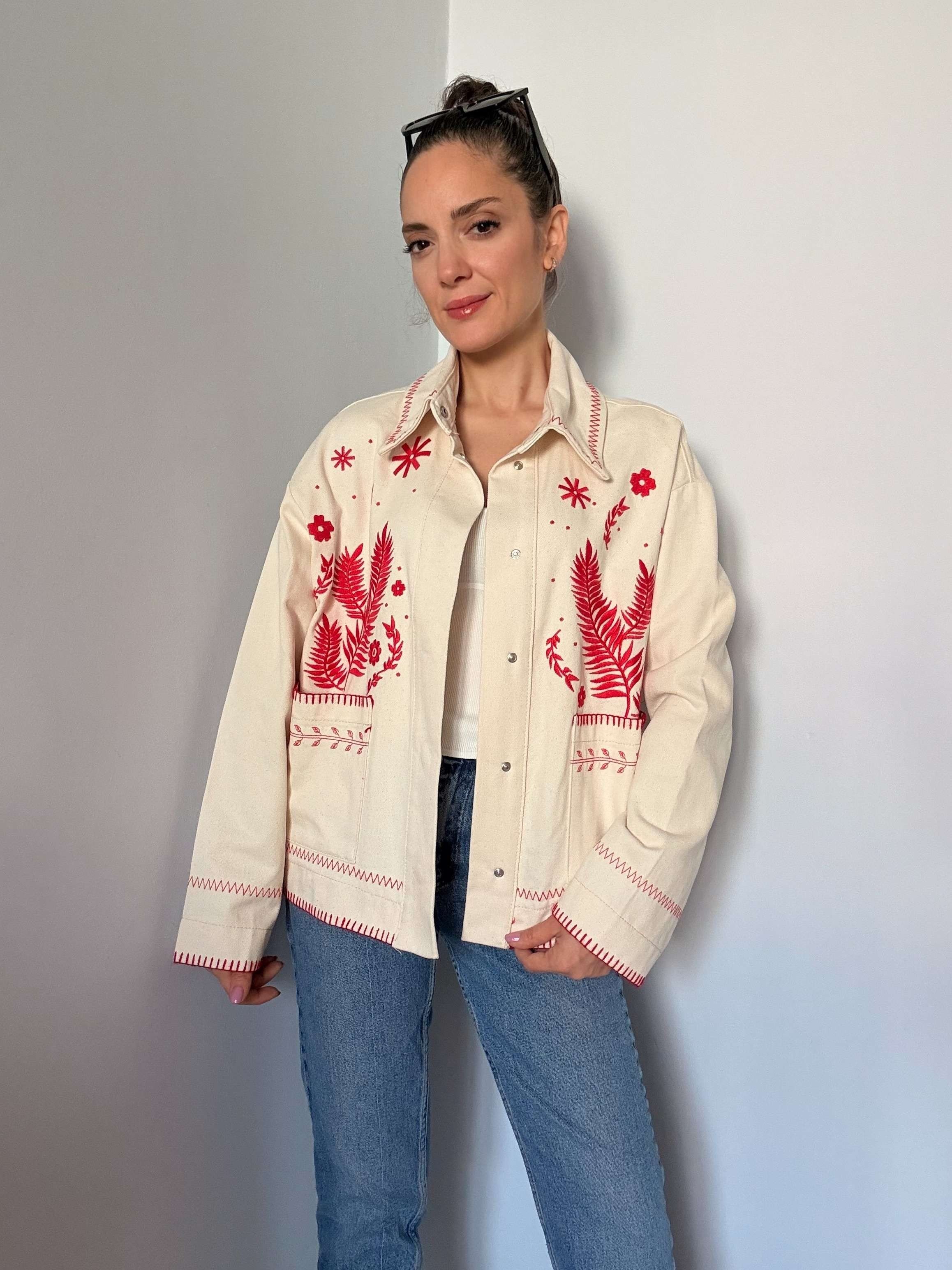 Kırmızı Nakışlı Premium Gabardin Ceket
