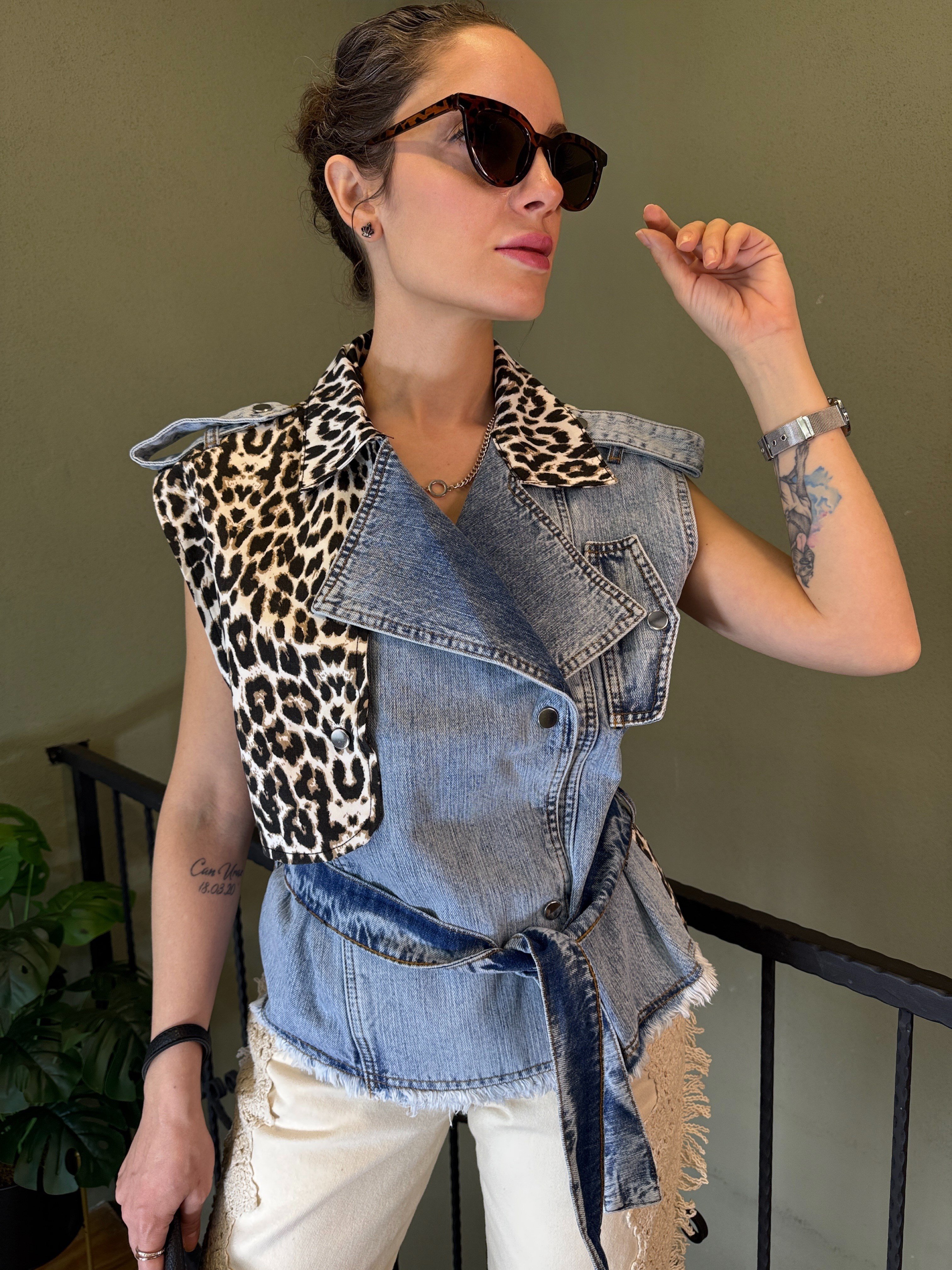 Leopar Detaylı Denim Yelek