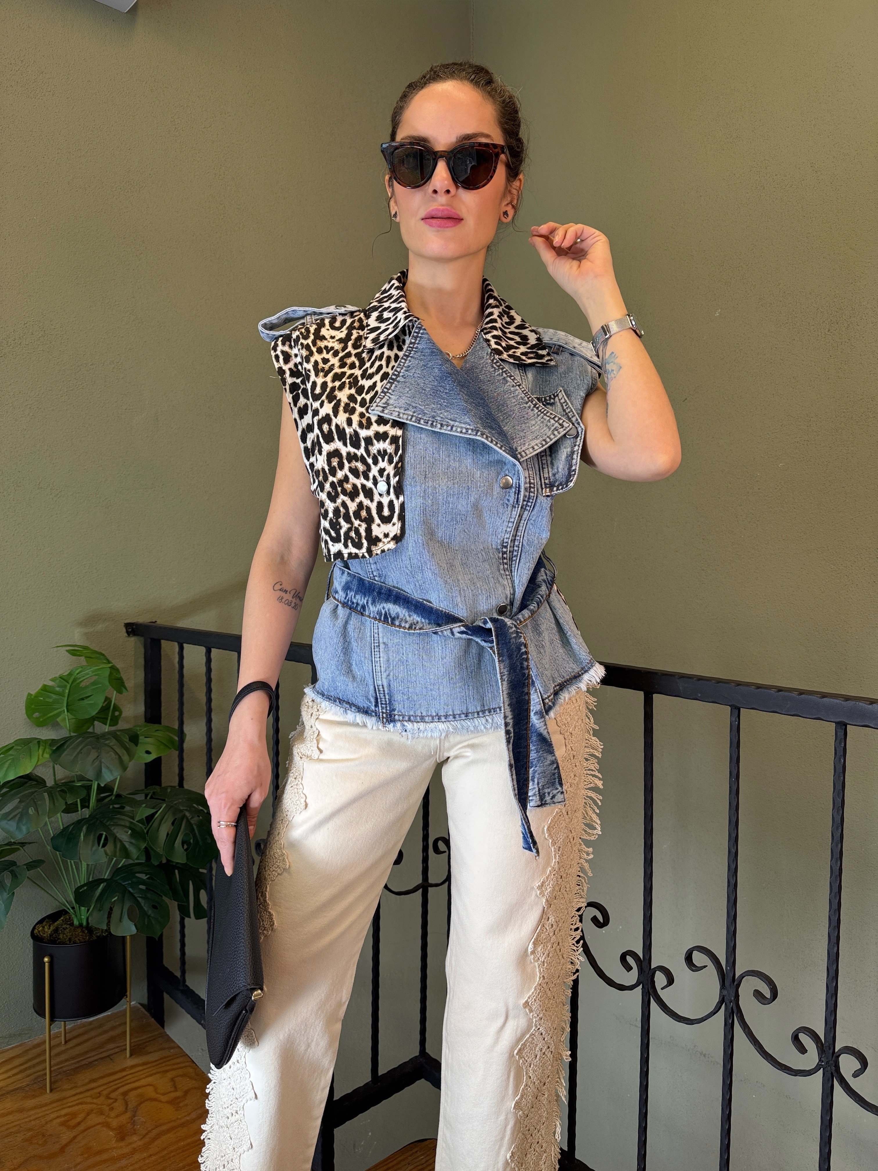 Leopar Detaylı Denim Yelek