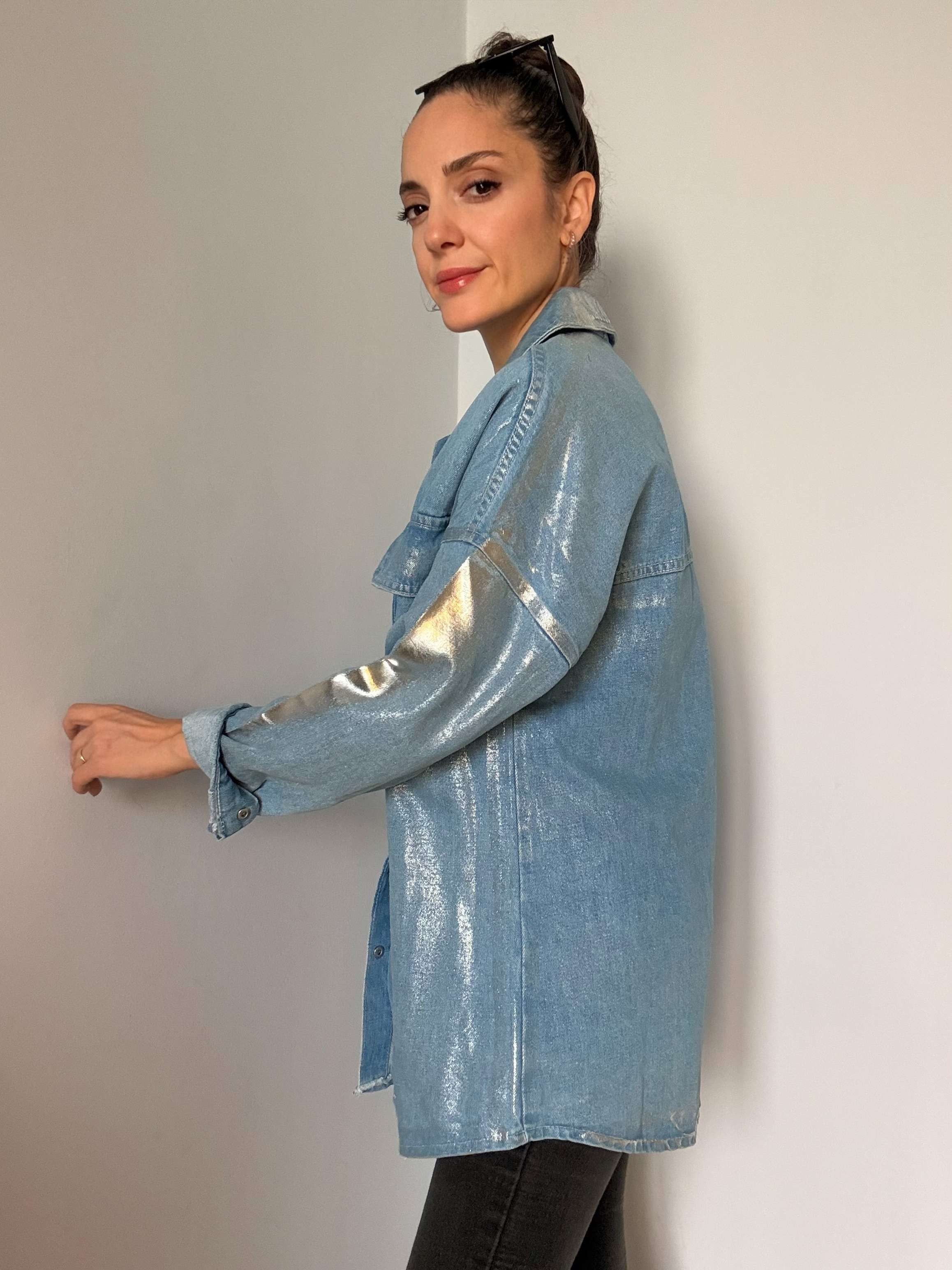 Mavi Renk Gümüş Varaklı Denim Oversize Gömlek