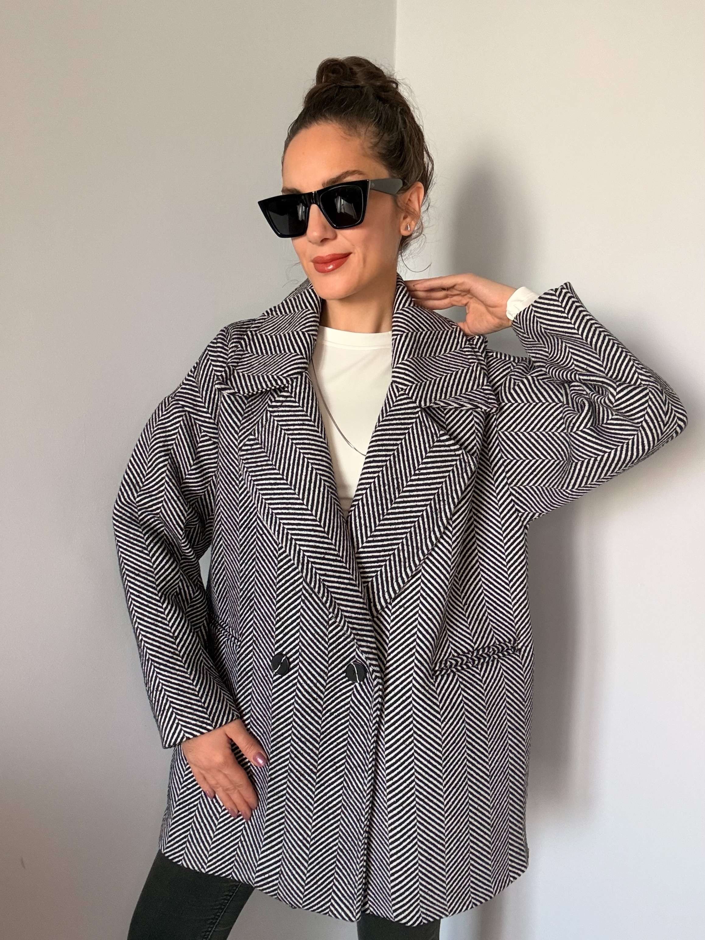 Siyah Beyaz Balıksırtı Oversize Kaşe Kaban