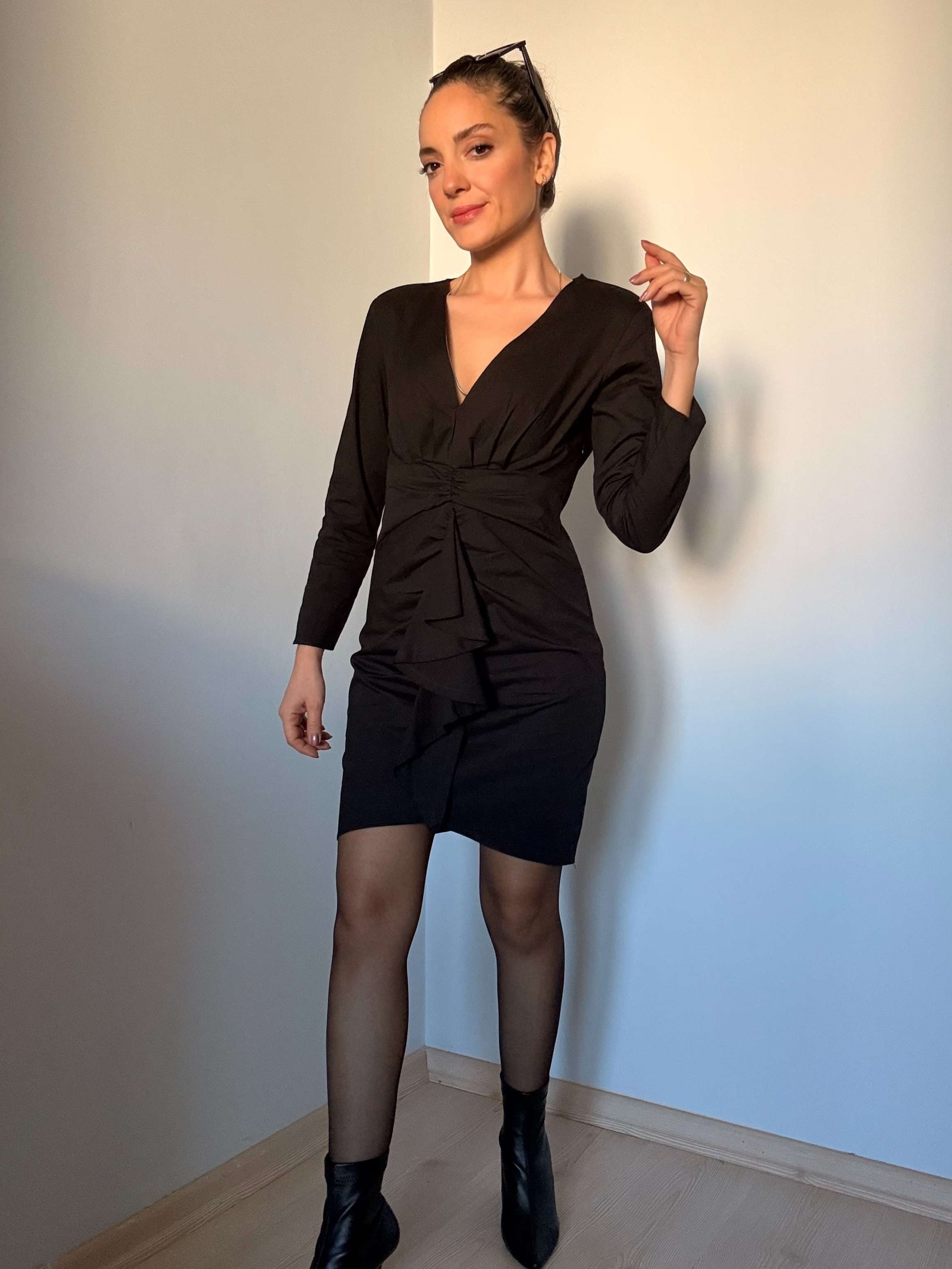 Siyah Büzgülü Mini Elbise