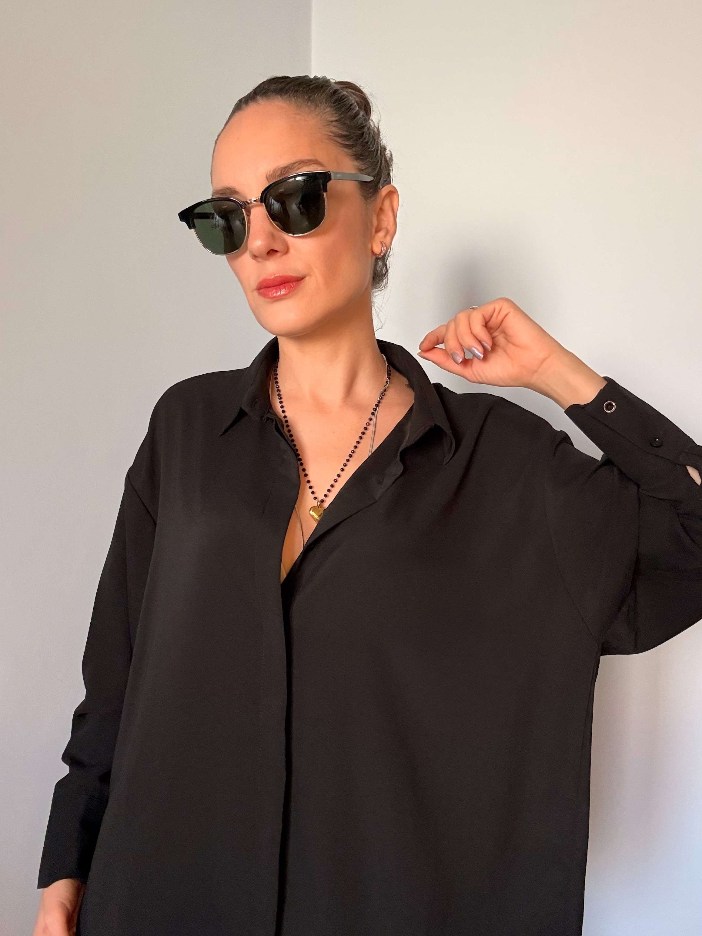 Siyah Gizli Düğmeli Oversize Saten Gömlek