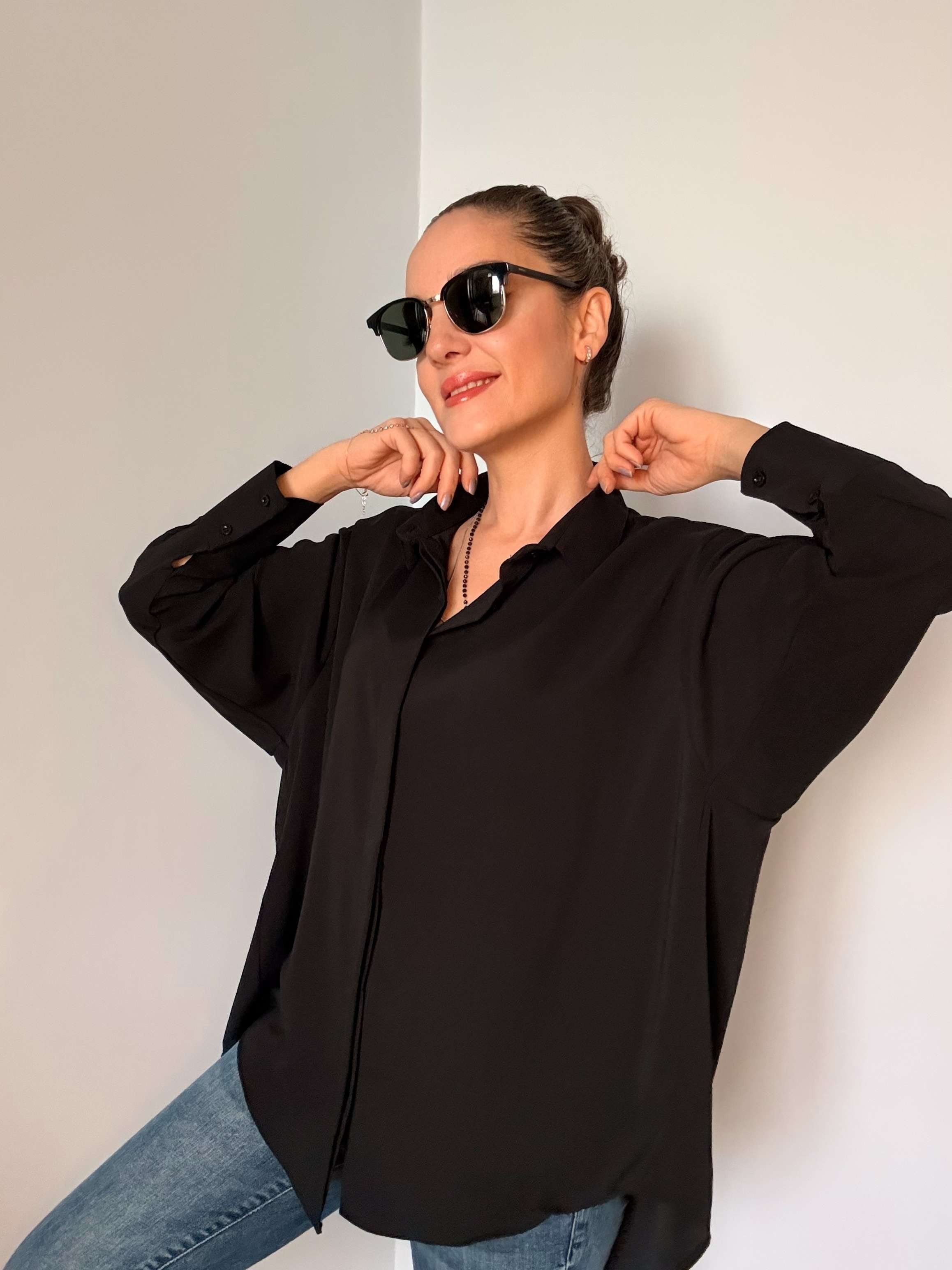 Siyah Gizli Düğmeli Oversize Saten Gömlek