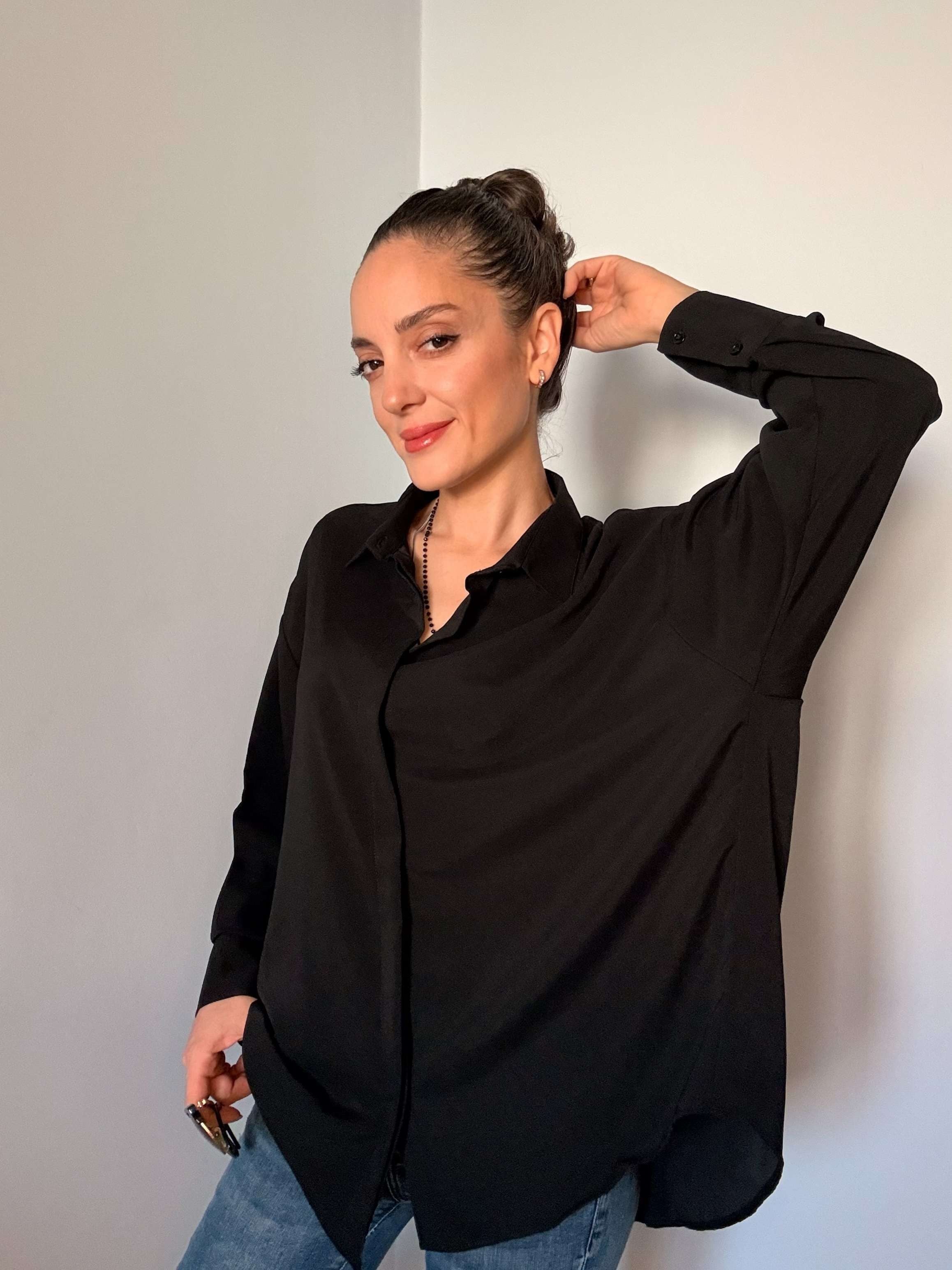 Siyah Gizli Düğmeli Oversize Saten Gömlek