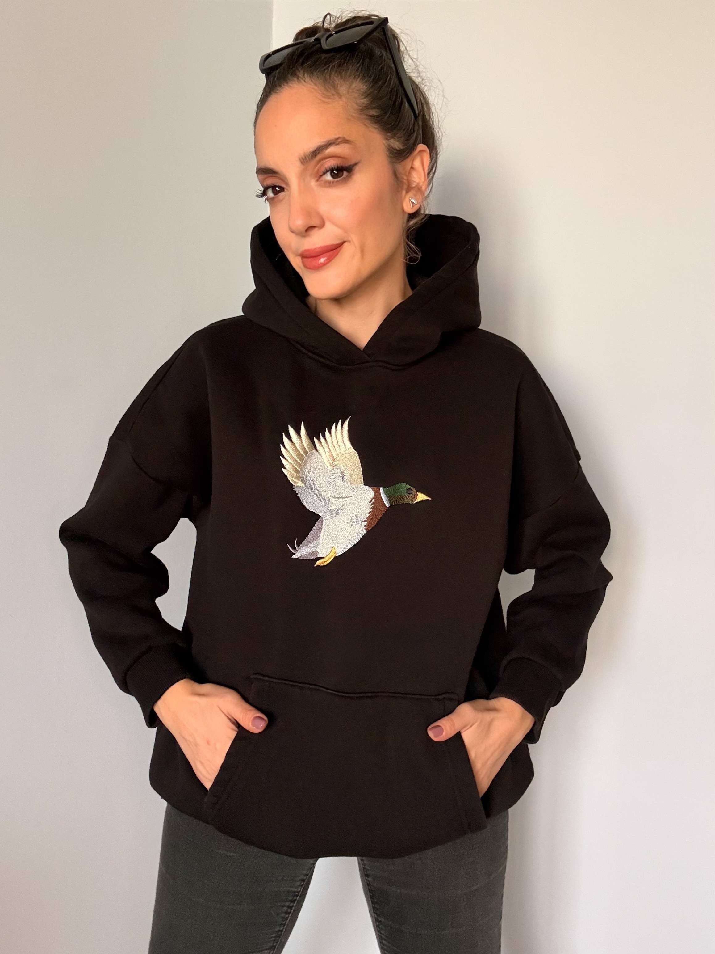Siyah Önü Nakış İşleme Şardonlu Sweatshirt