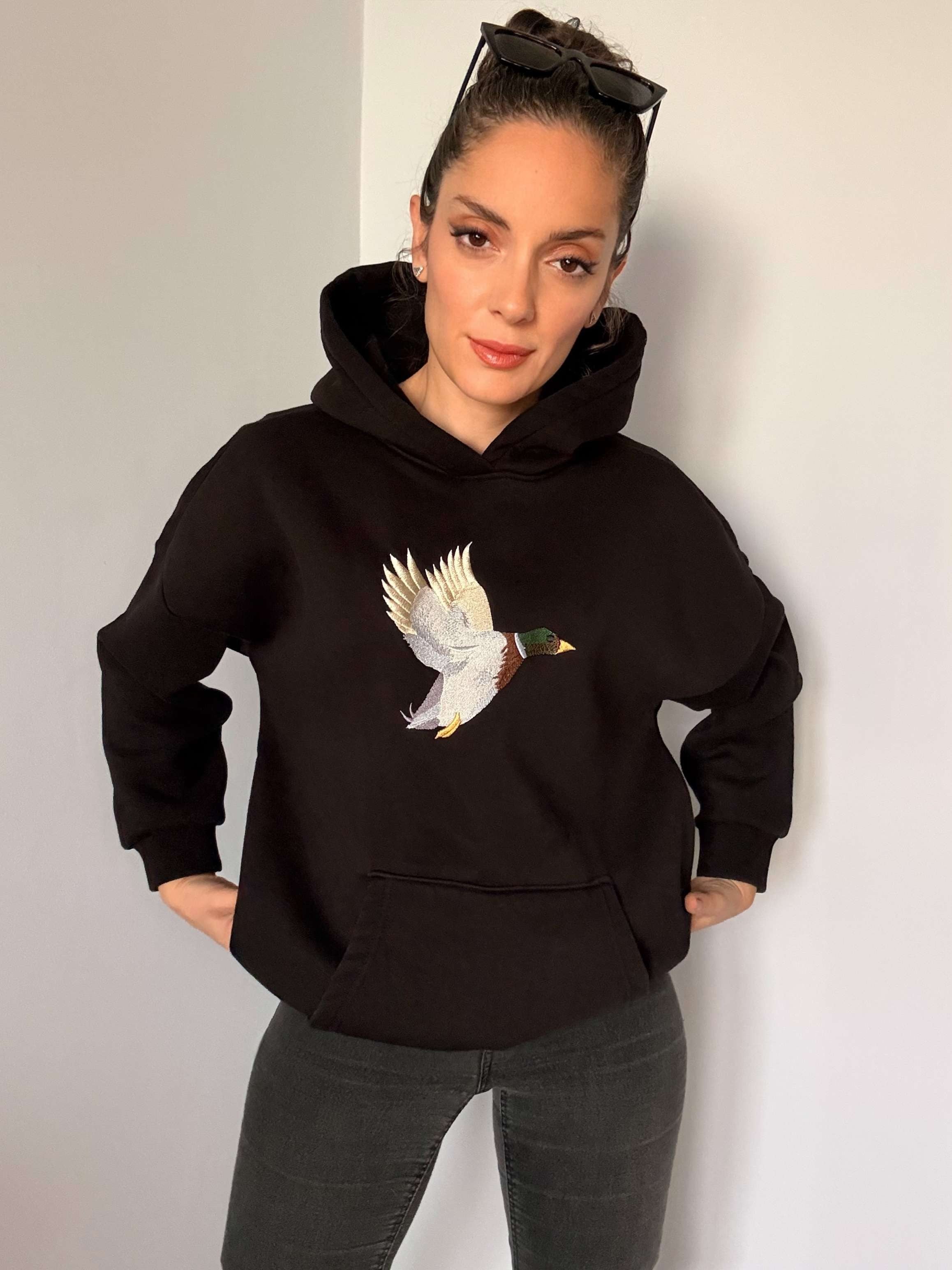 Siyah Önü Nakış İşleme Şardonlu Sweatshirt