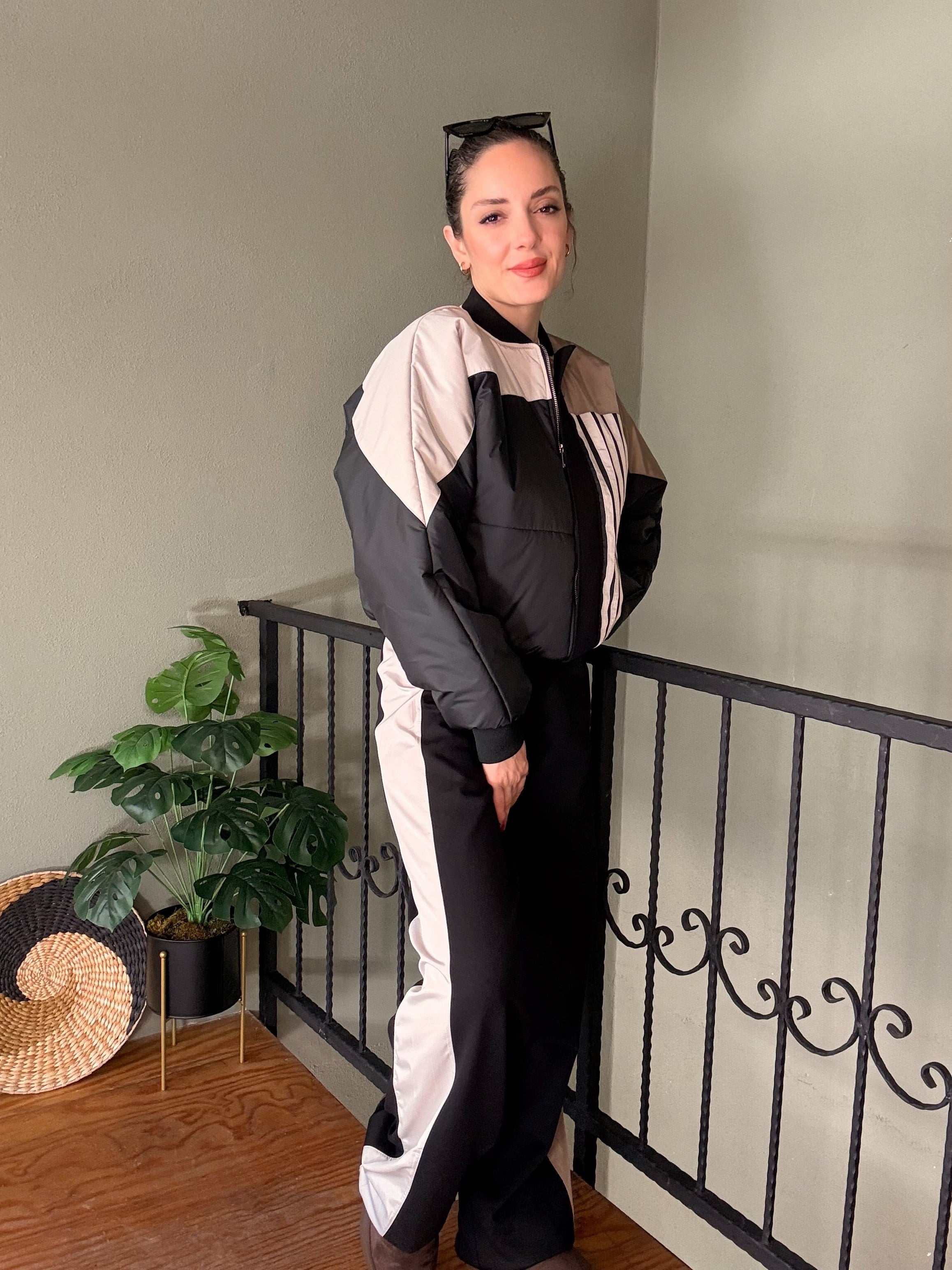 Siyah Şerit Detaylı Paraşüt Kumaş Takım