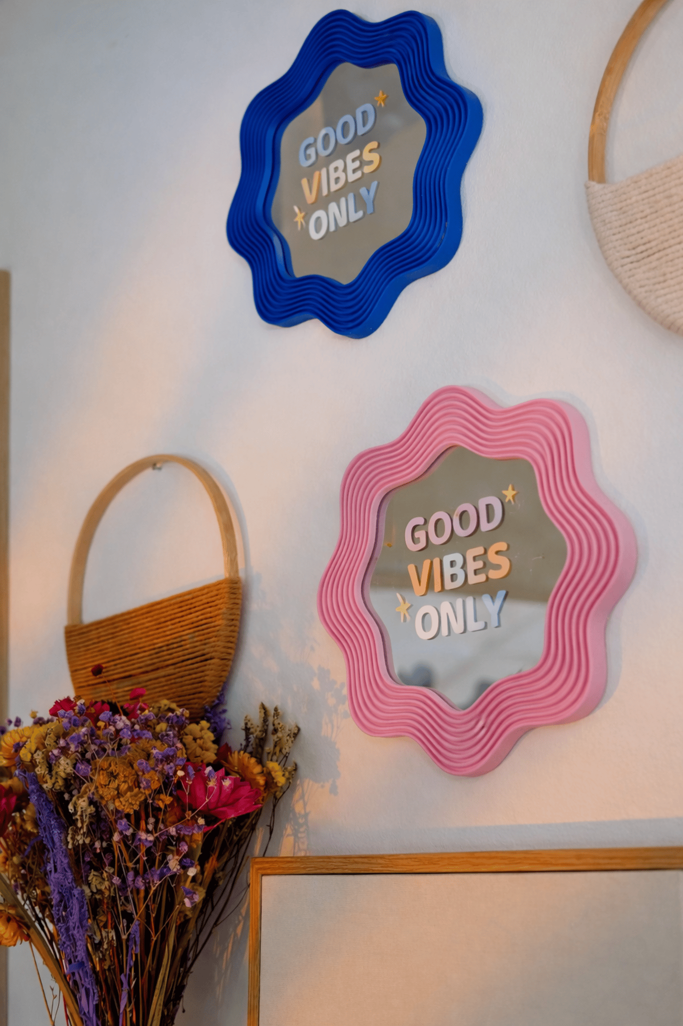 BLOOMY Ayna – Eğlenceli 3D Çerçeve – Yazılı Cam Ayna / Good Vibes Only
