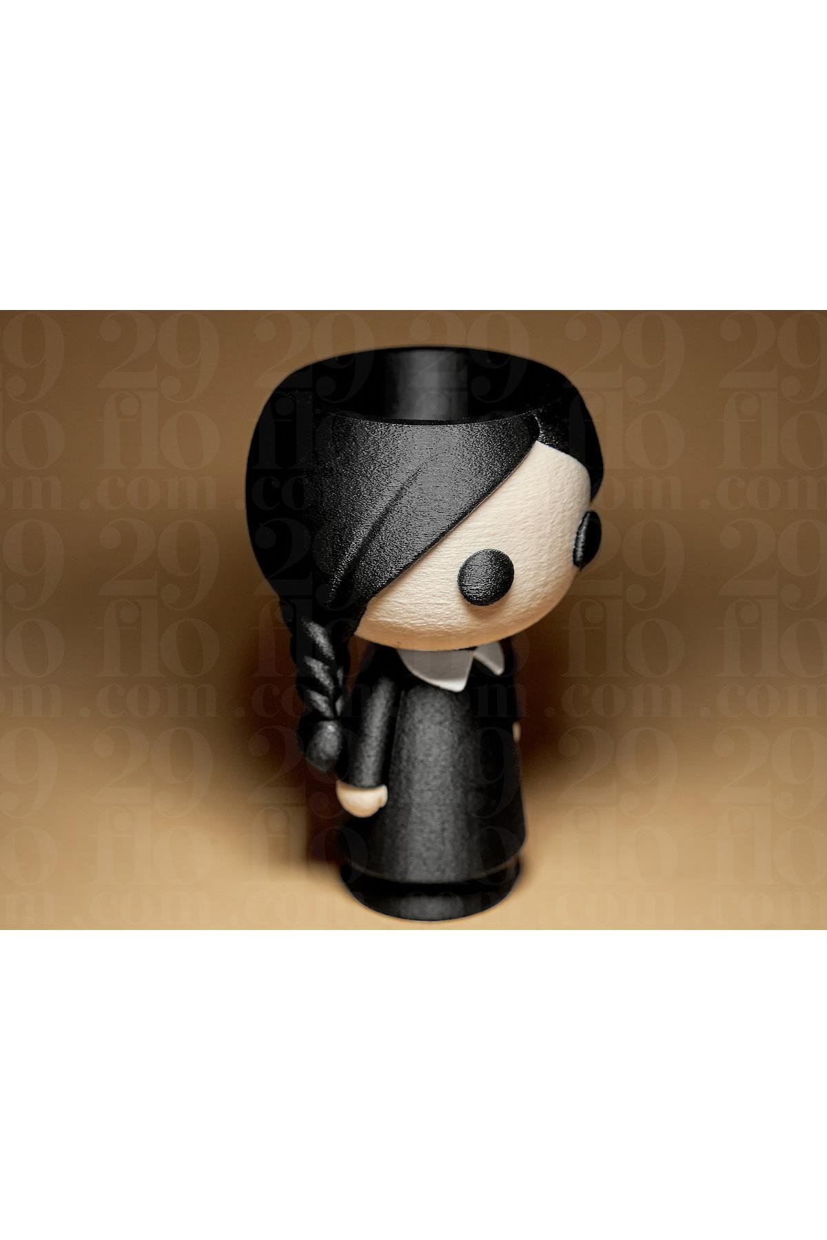 Wednesday Addams Figür Kalemlik – Dekoratif & Fonksiyonel