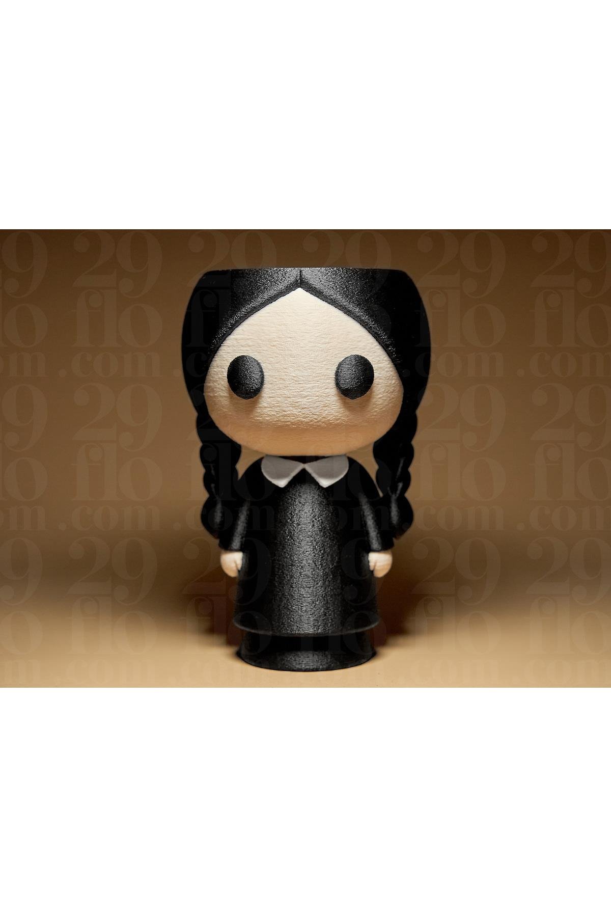 Wednesday Addams Figür Kalemlik – Dekoratif & Fonksiyonel