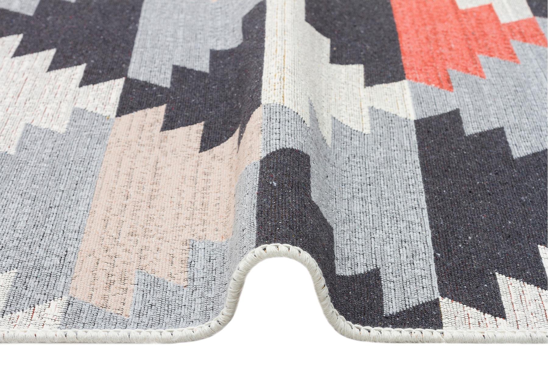 Yıkanabilir Çift Taraflı Modern Desenli Dokuma Kilim
