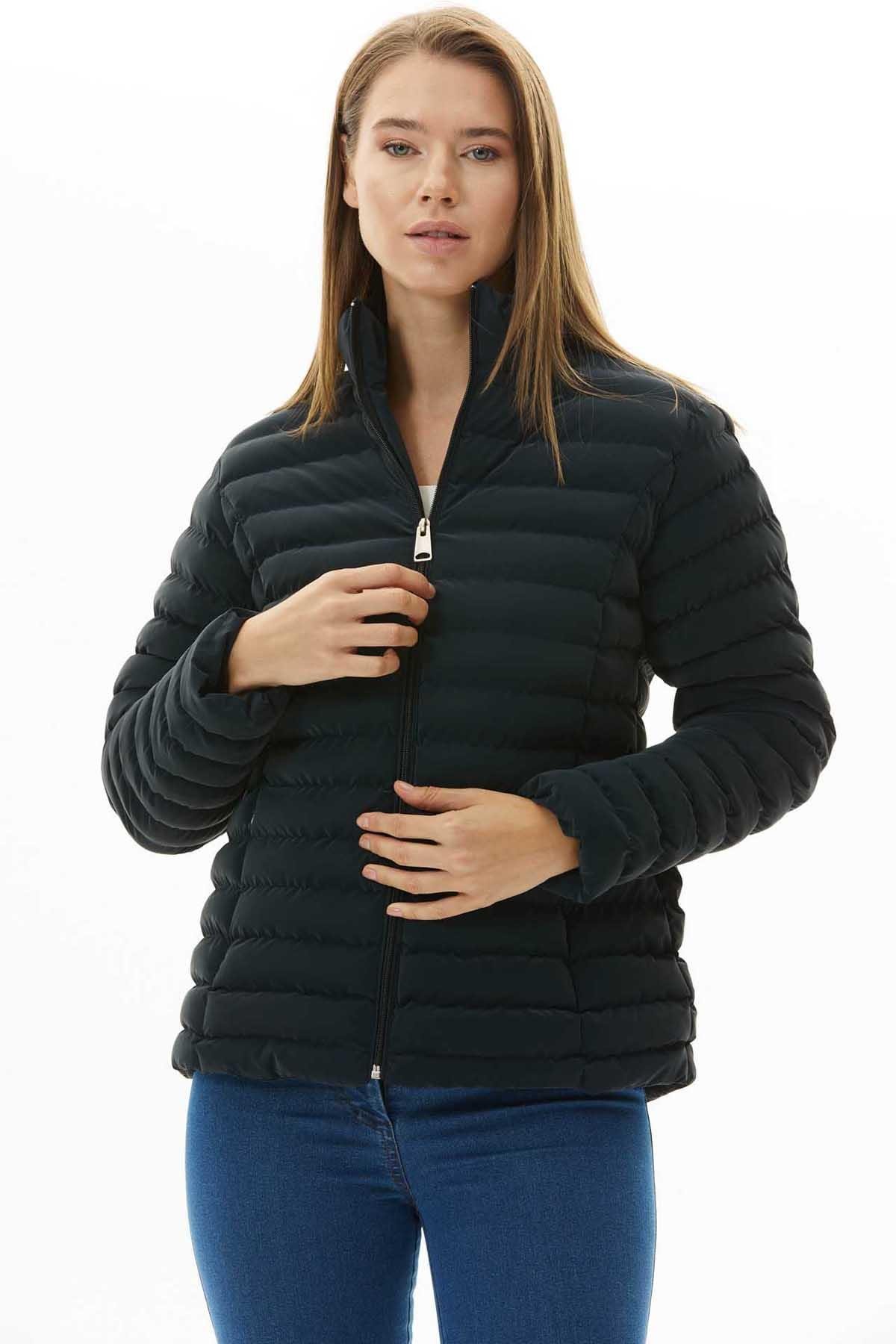 Dik Yaka Cebi Gizli Fermuarlı Kısa Mont  /  LACİVERT