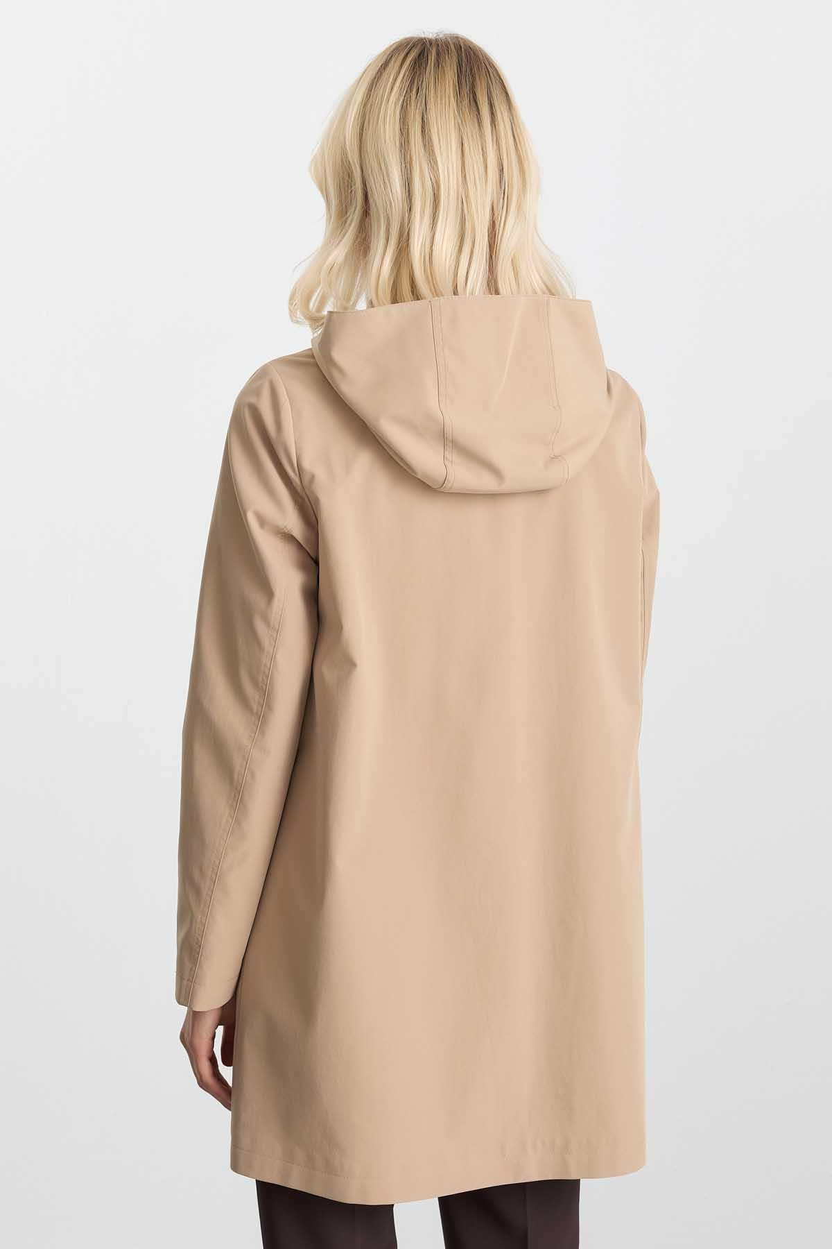 Şömizye Yaka Çıtçıtlı Kapüşonlu Trençkot  /  CAMEL