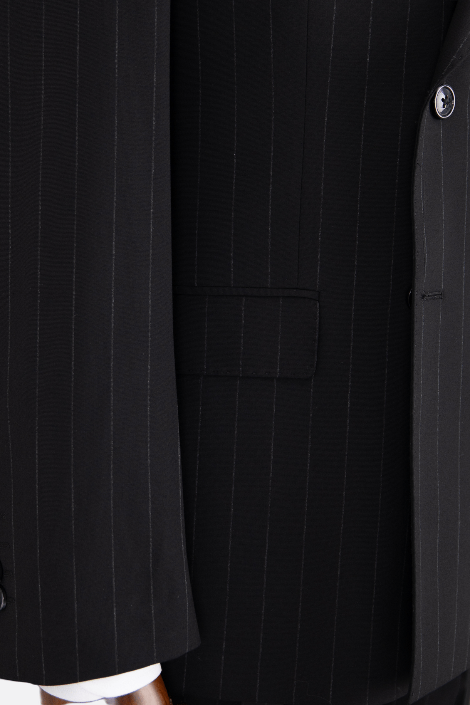 Erkek Çizgili Kırlangıç Yaka Kruvaze Takım Elbise Modern Fit Siyah