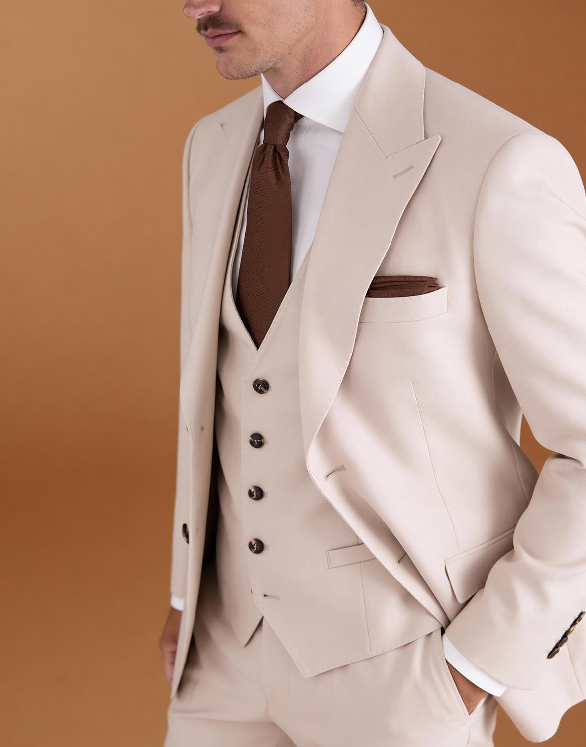Erkek Yelekli Takım Elbise Kırlangıç Yaka  Modern Fit Bej