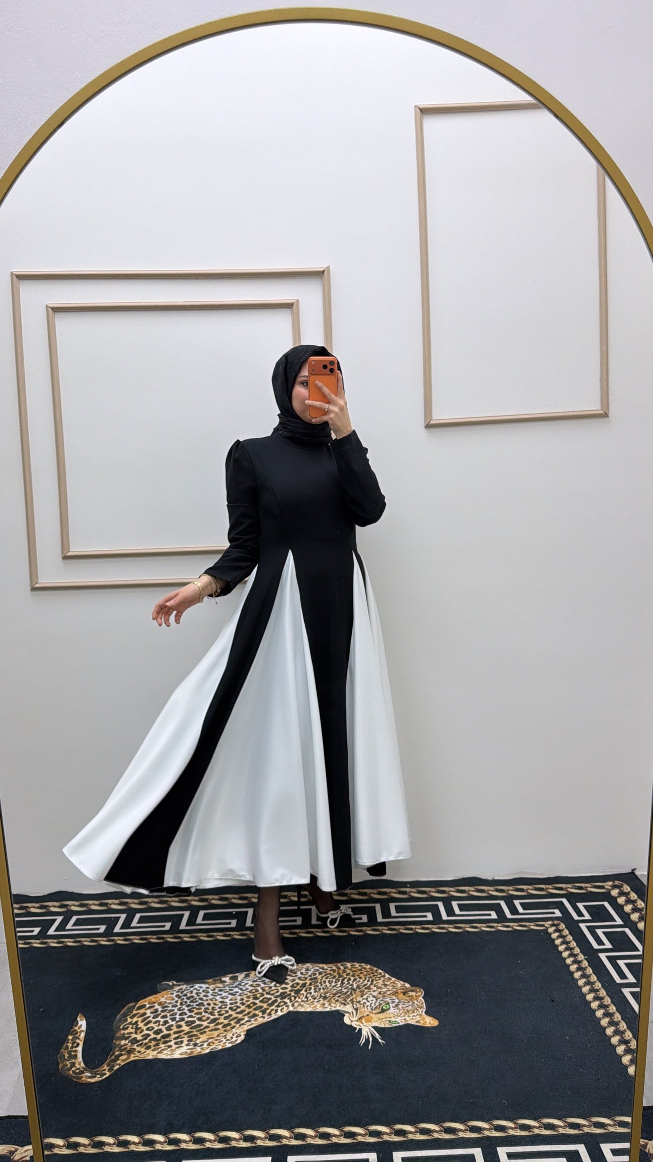 Elizabeth Siyah Beyaz Elbise