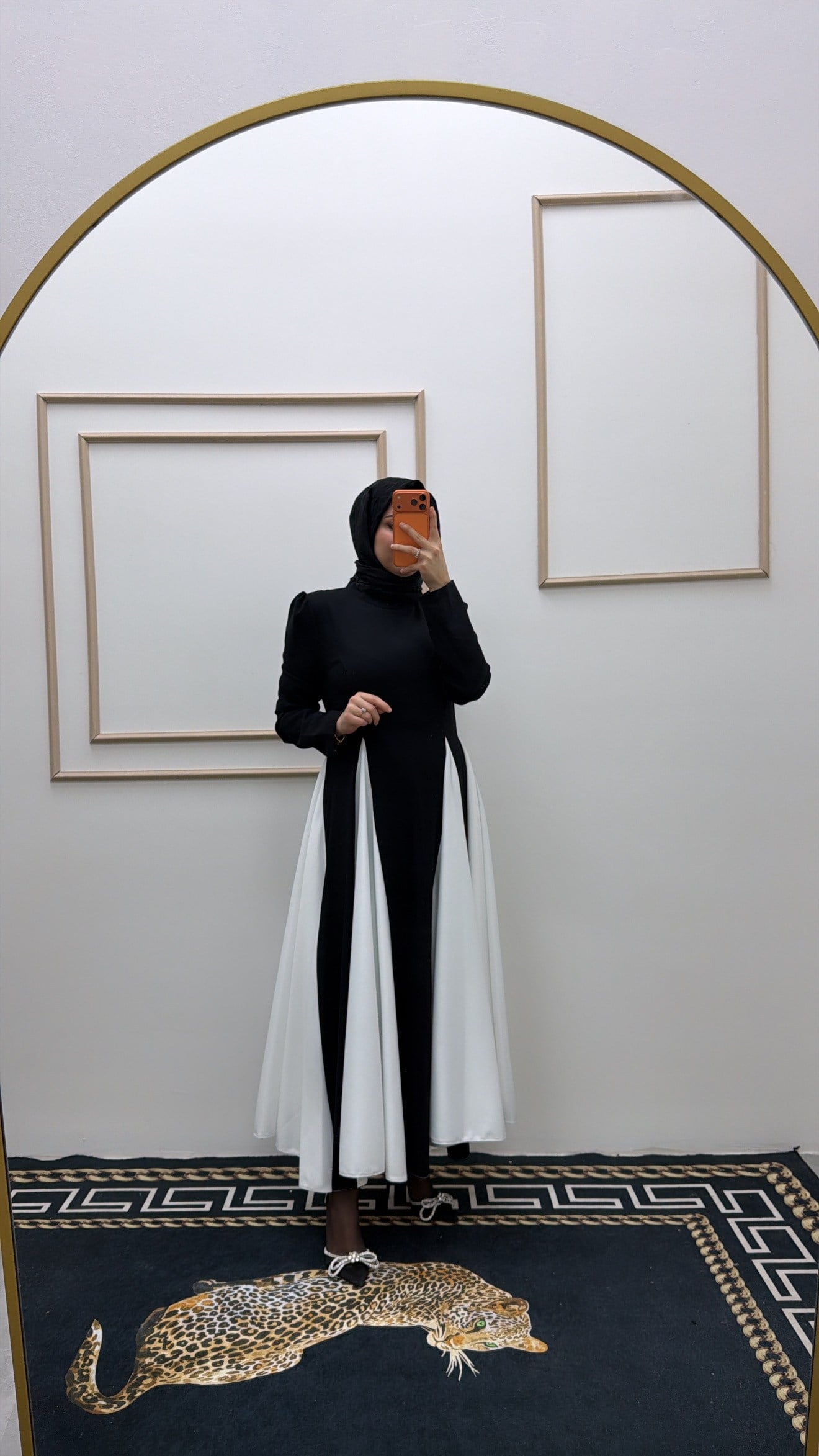 Elizabeth Siyah Beyaz Elbise