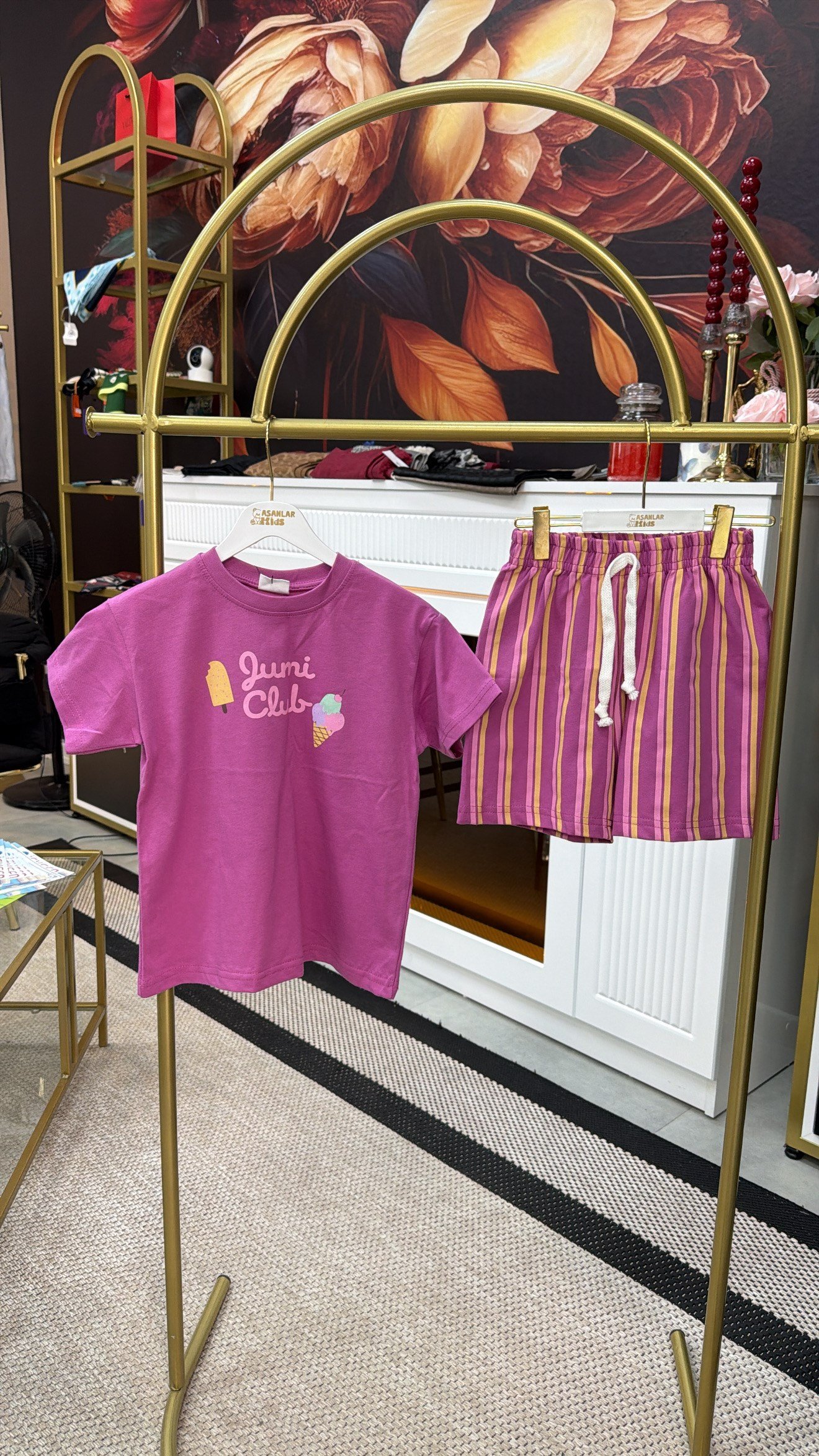 Pembe Çizgili Takım