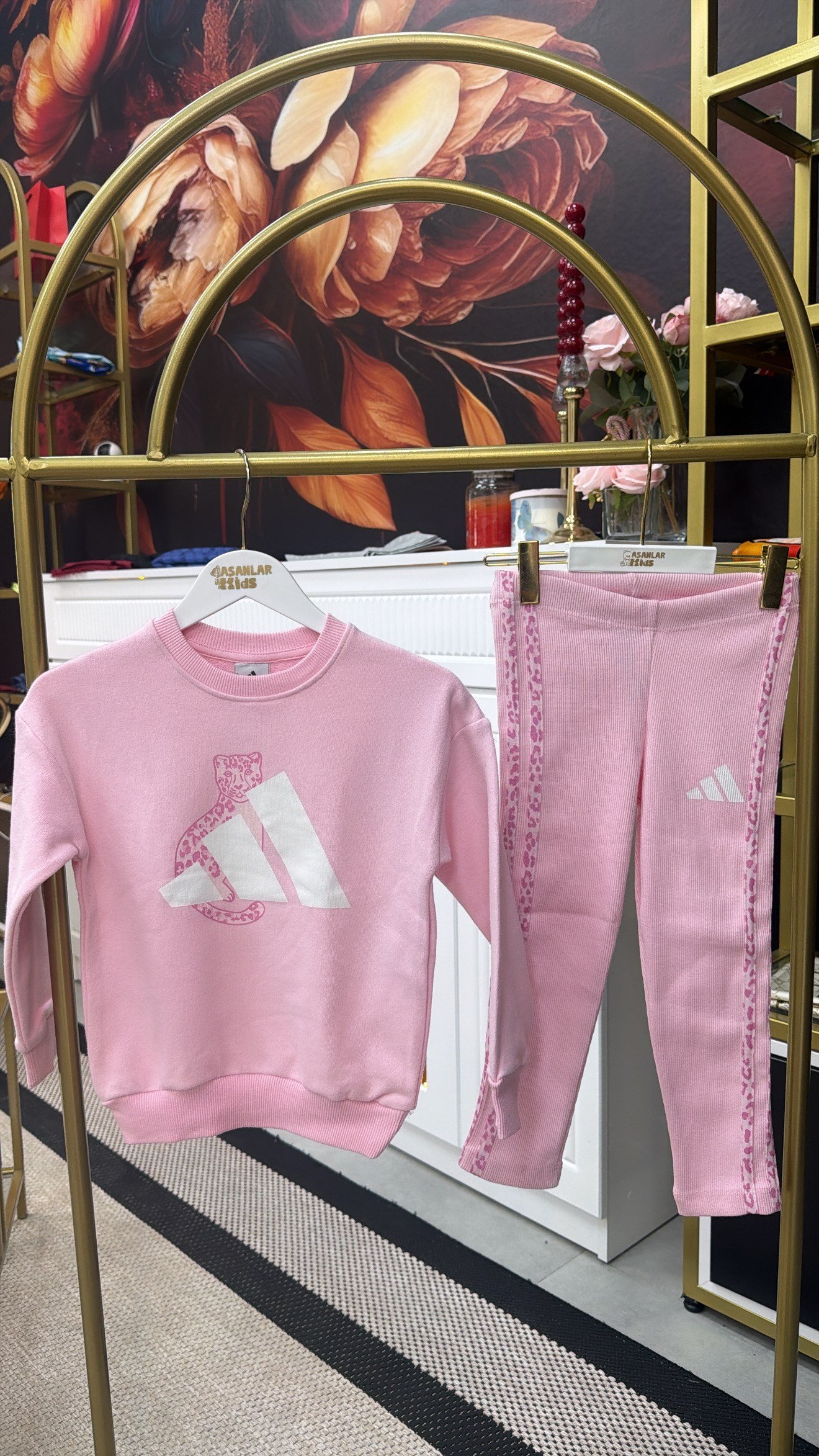 Pembe Leopar Detaylı Takım