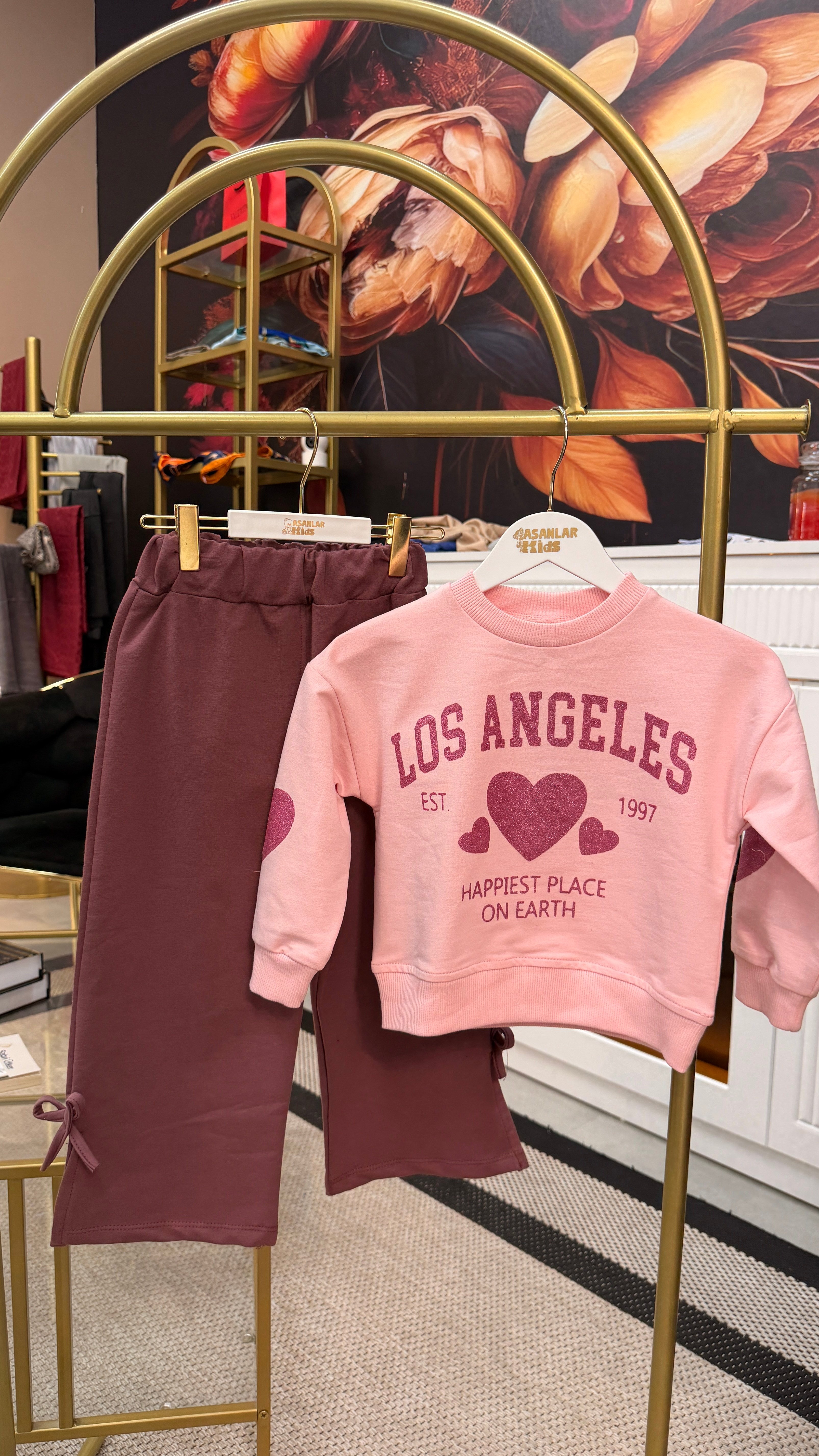 Pembe Los Angeles Yazılı Takım