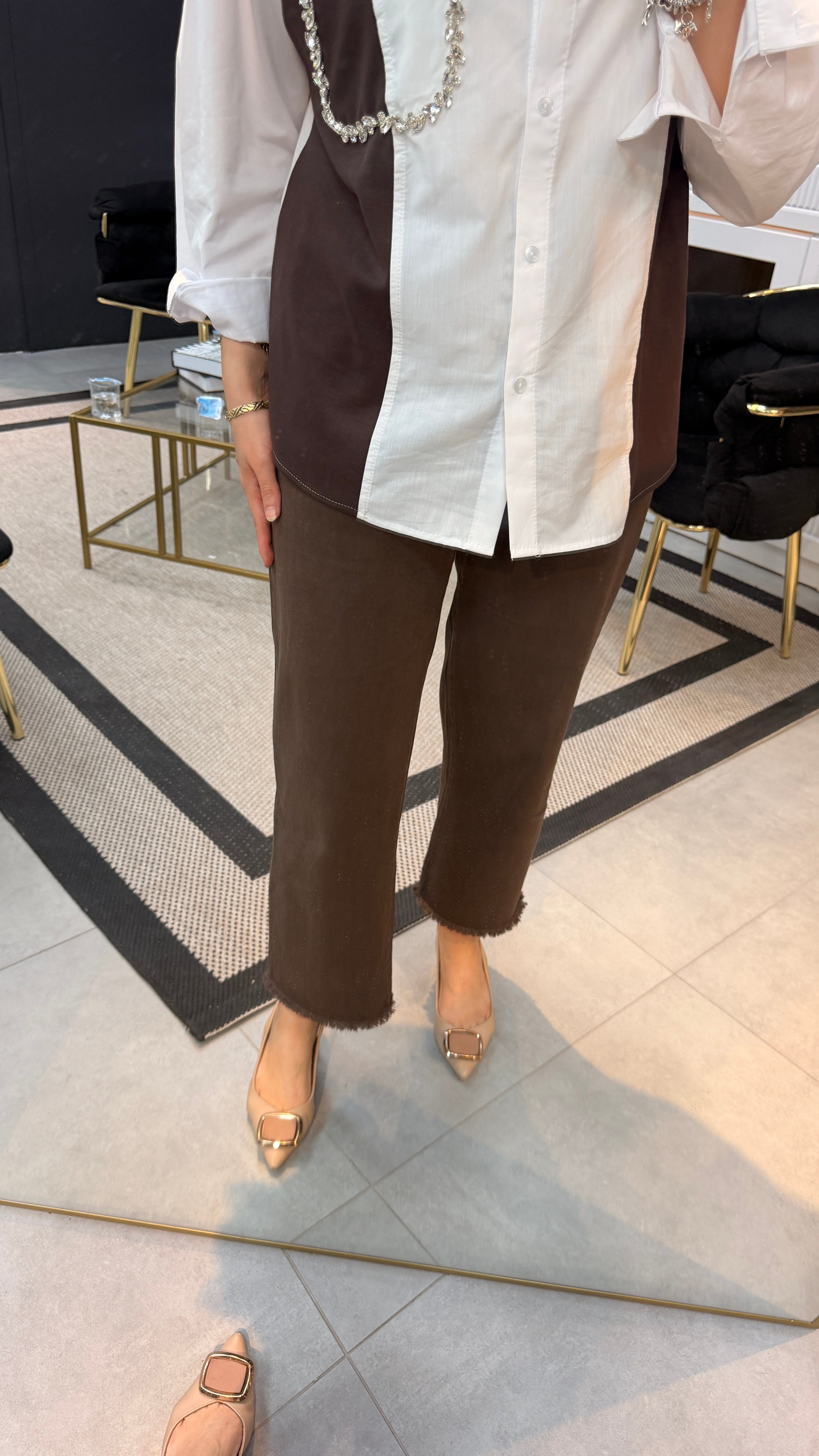 Püskül Detaylı Kahverengi Gabardin Pantolon