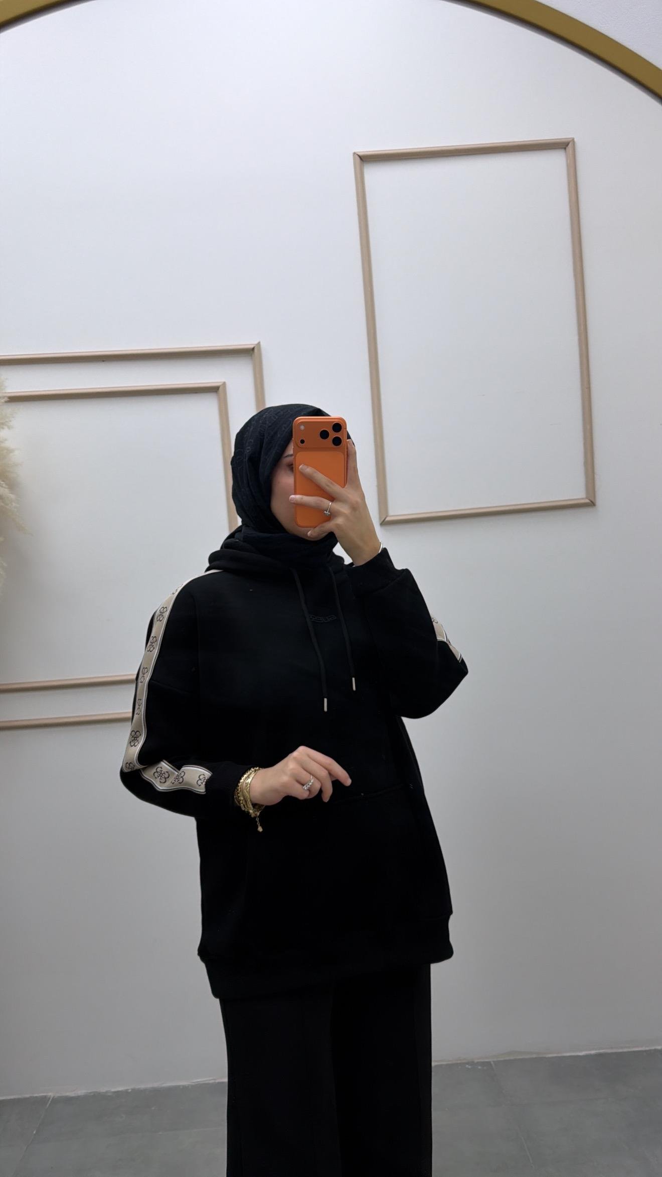 Siyah Marka Detaylı Kapşonlu Sweat