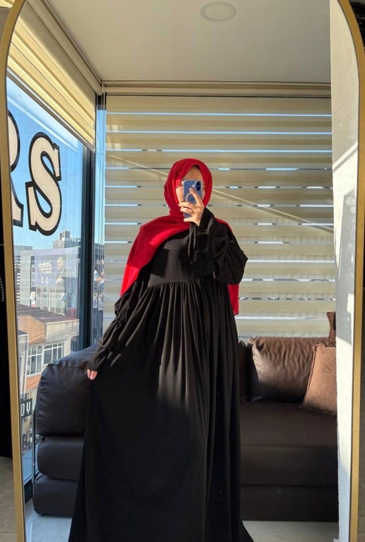 Medine İpeği Kolları İki Katlı Robalı Siyah Tesettür Elbise