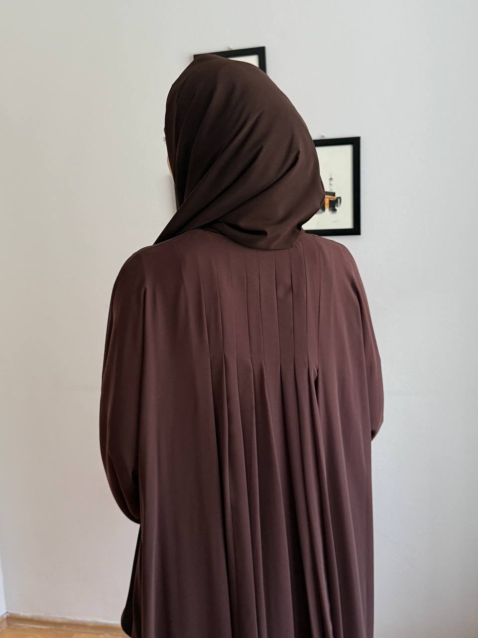 Önü Çitçitli Kahverengi Şifon Abaya