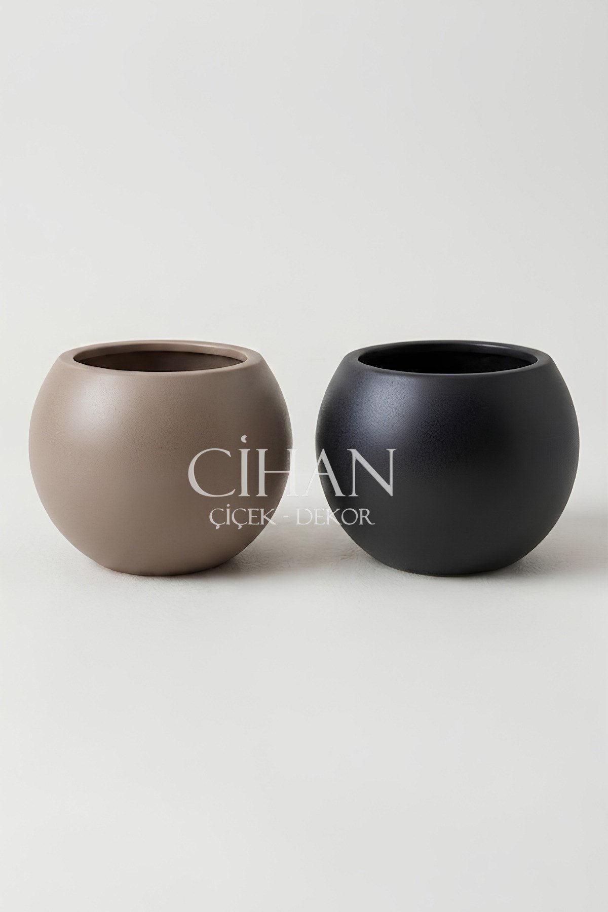 2’li Premium Plastik Küre Saksı Seti (30x30 cm) – Siyah & Mocha
