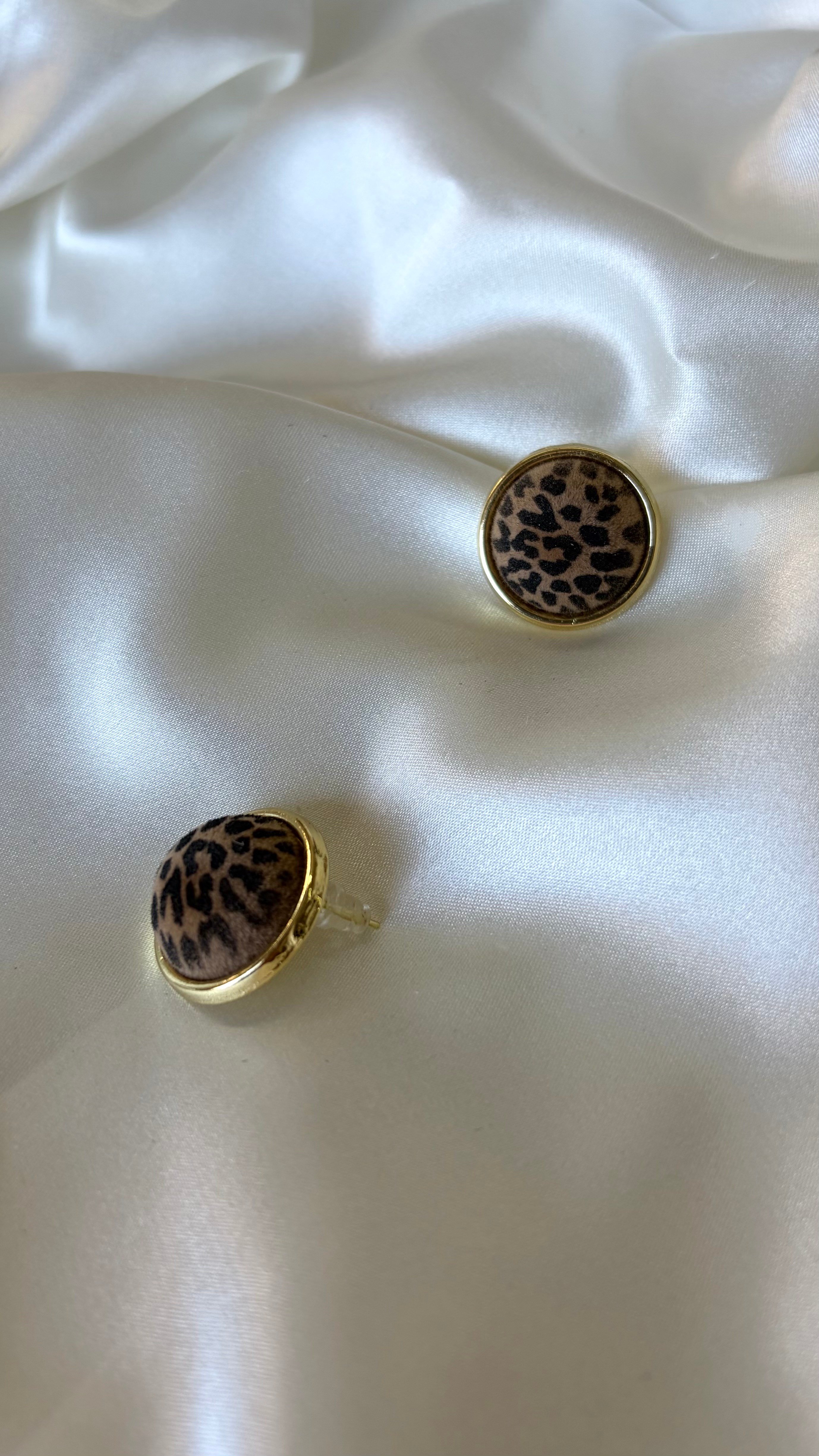 Kadın Gold Detaylı Leopar Desen Yuvarlak Küpe