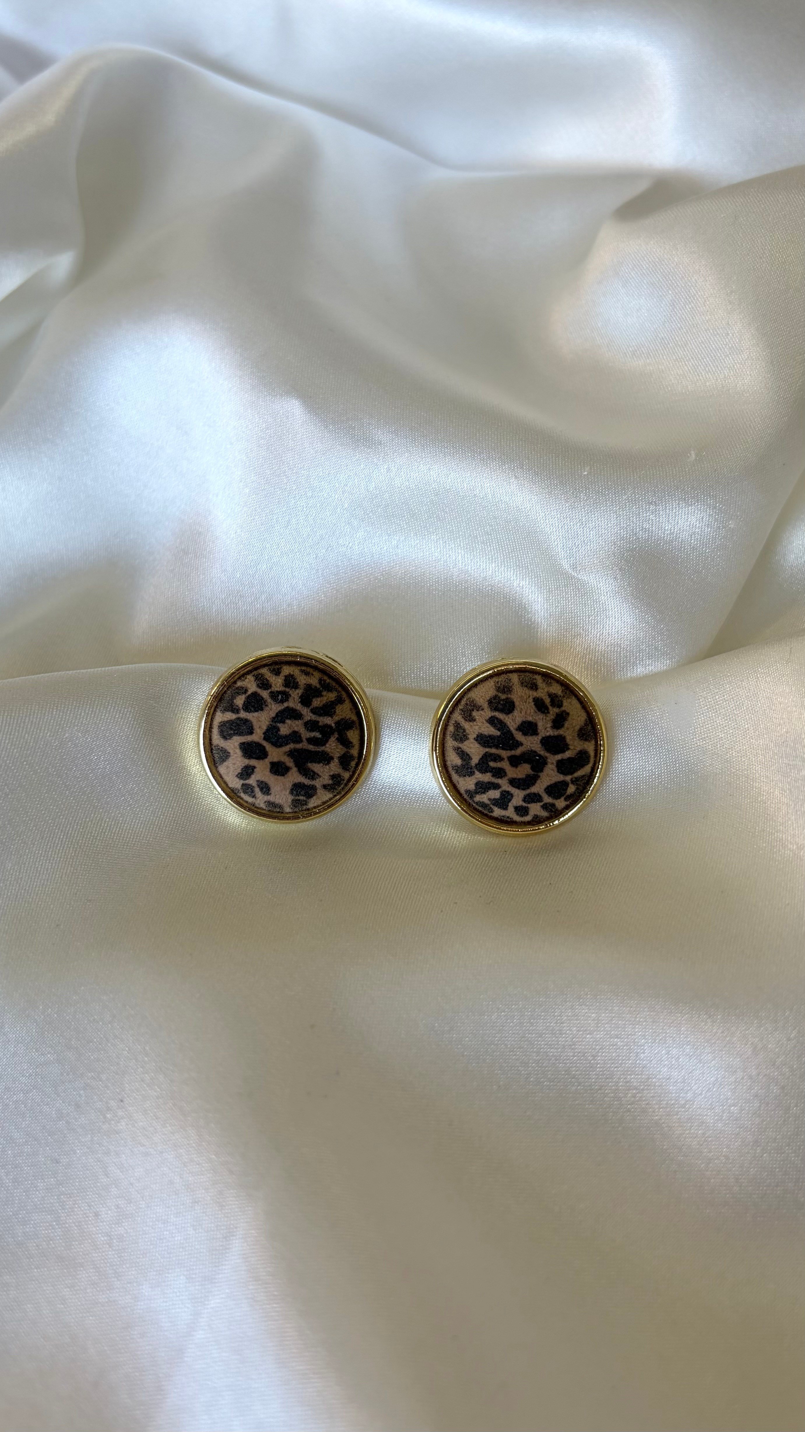 Kadın Gold Detaylı Leopar Desen Yuvarlak Küpe
