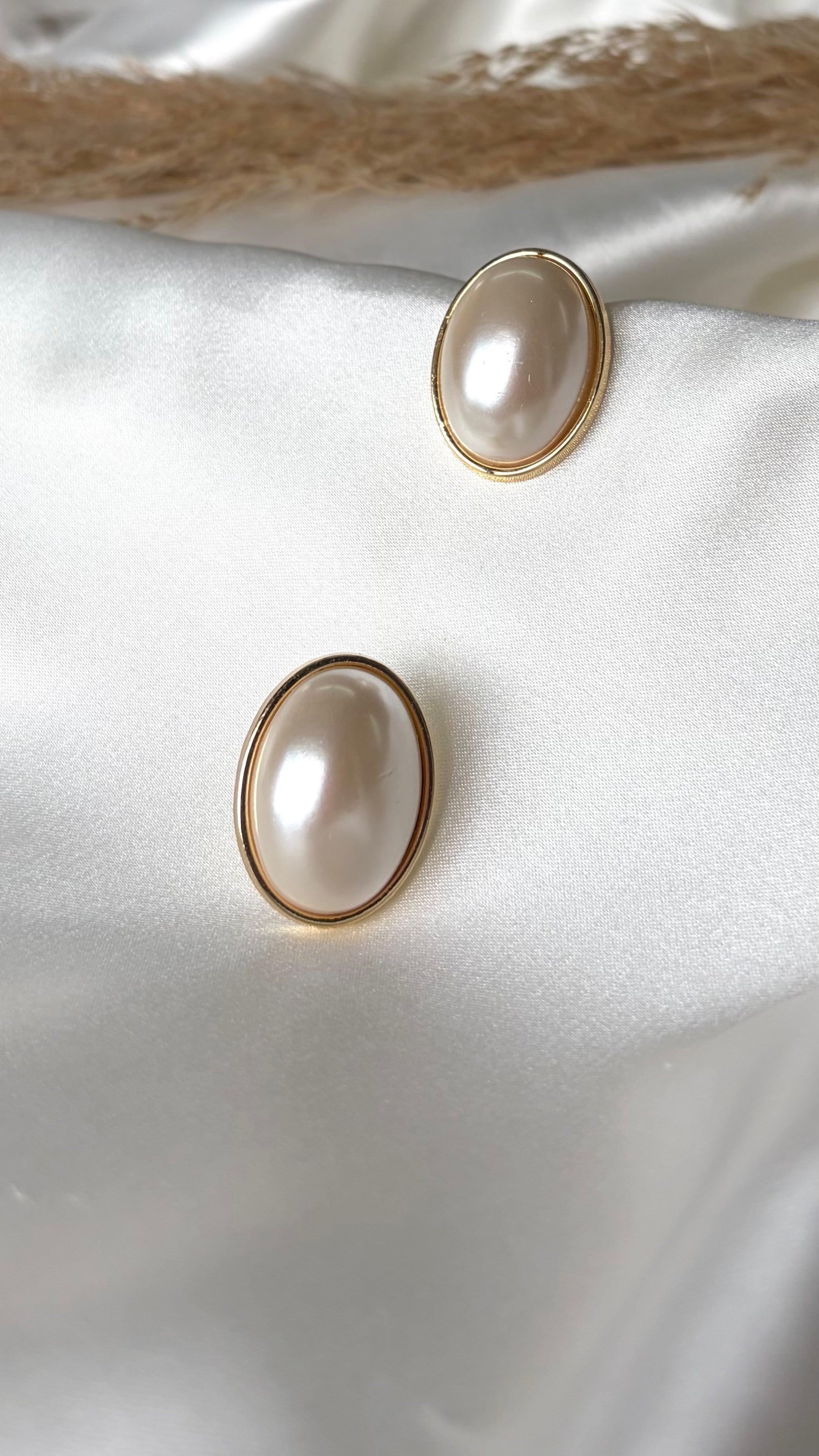 Kadın Gold Detaylı Vintage İncili Oval Küpe