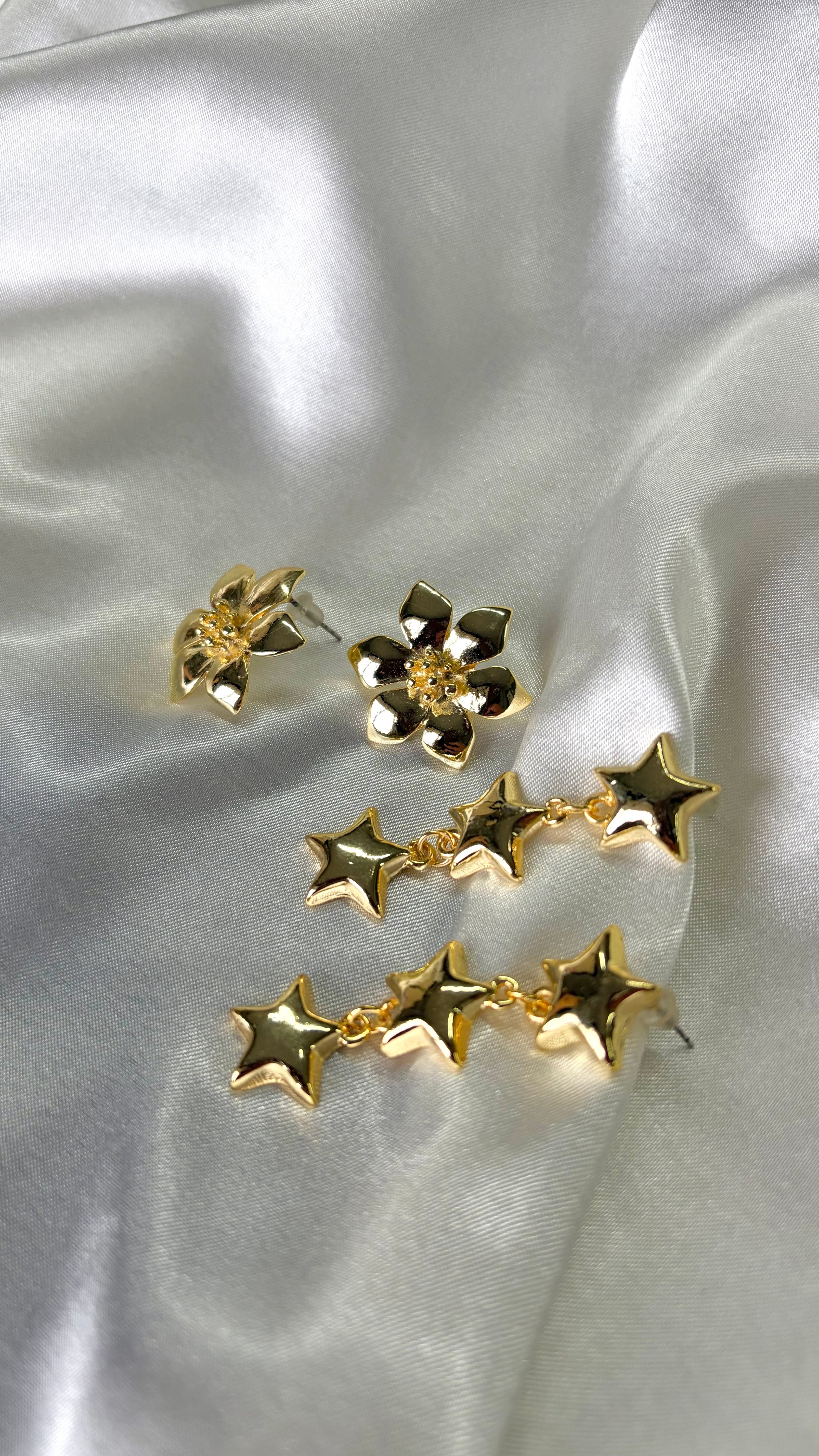 Kadın Gold Renk 2'li Çiçek Küpe ve Sallantılı Yıldız Küpe Seti